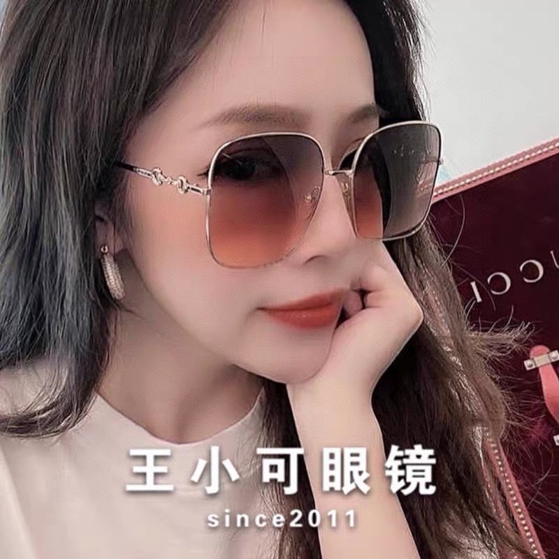  马衔扣 鹿晗同款 高品质一比一，条码袋子包装【GUCC*】古*驰 GG0879S 墨镜女方框1955系