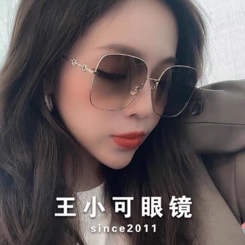  马衔扣 鹿晗同款 高品质一比一，条码袋子包装【GUCC*】古*驰 GG0879S 墨镜女方框1955系
