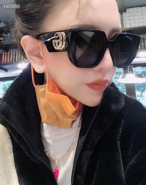 Gucci 0956S Oversized Black Sunglasses with GG Logo and Anti-Counterfeit Code 1 Gucci 0956S Oversized Black Sunglasses with GG Logo and Anti-Counterfeit Code