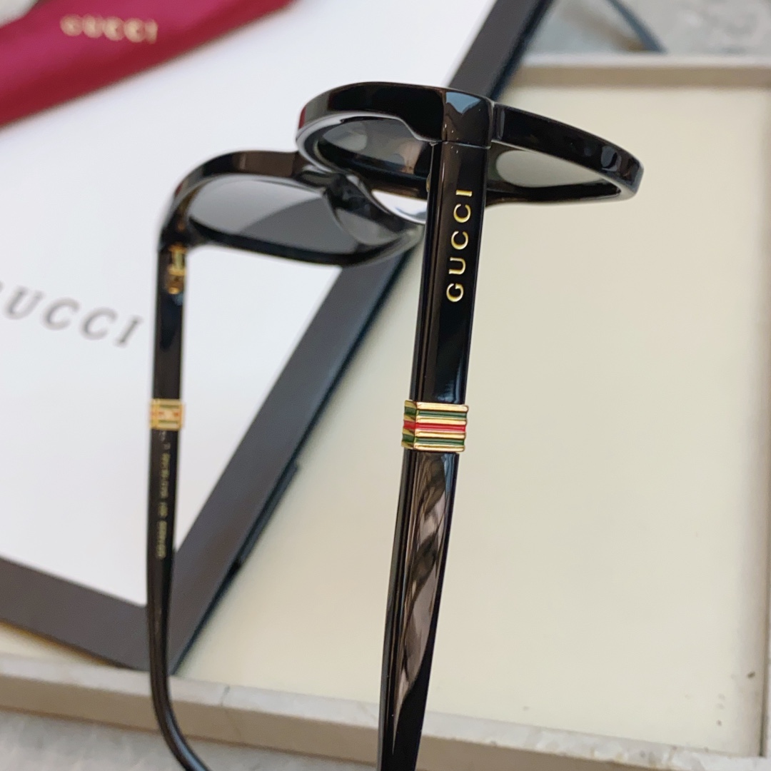，【GUCC*】古*驰新款太阳镜🕶️，MODEL：GG1493S，SIZE：54口18-145