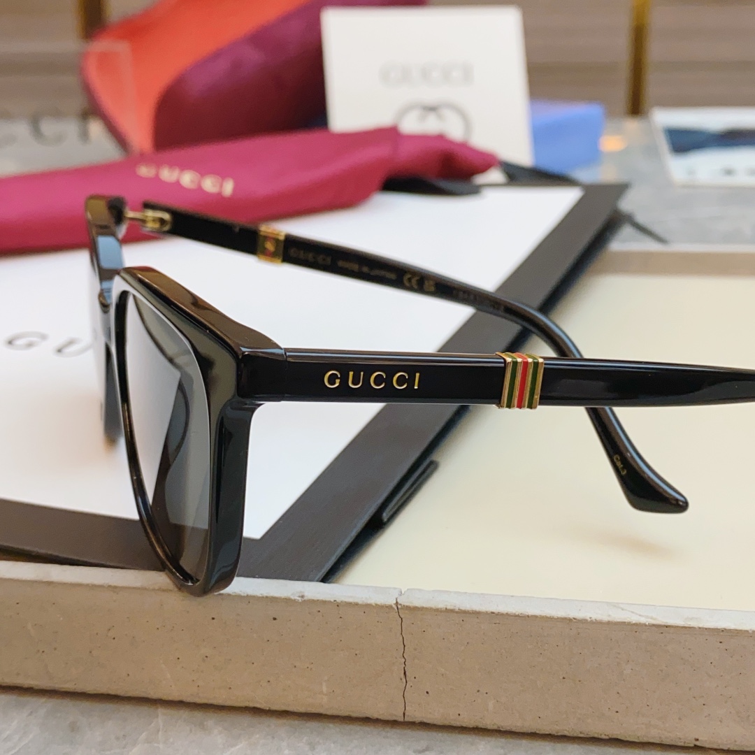 ，【GUCC*】古*驰新款太阳镜🕶️，MODEL：GG1493S，SIZE：54口18-145
