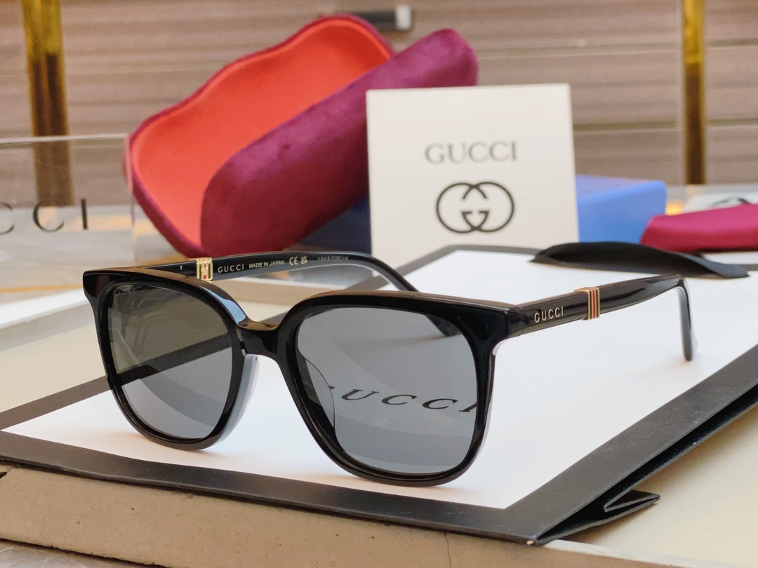 ，【GUCC*】古*驰新款太阳镜🕶️，MODEL：GG1493S，SIZE：54口18-145