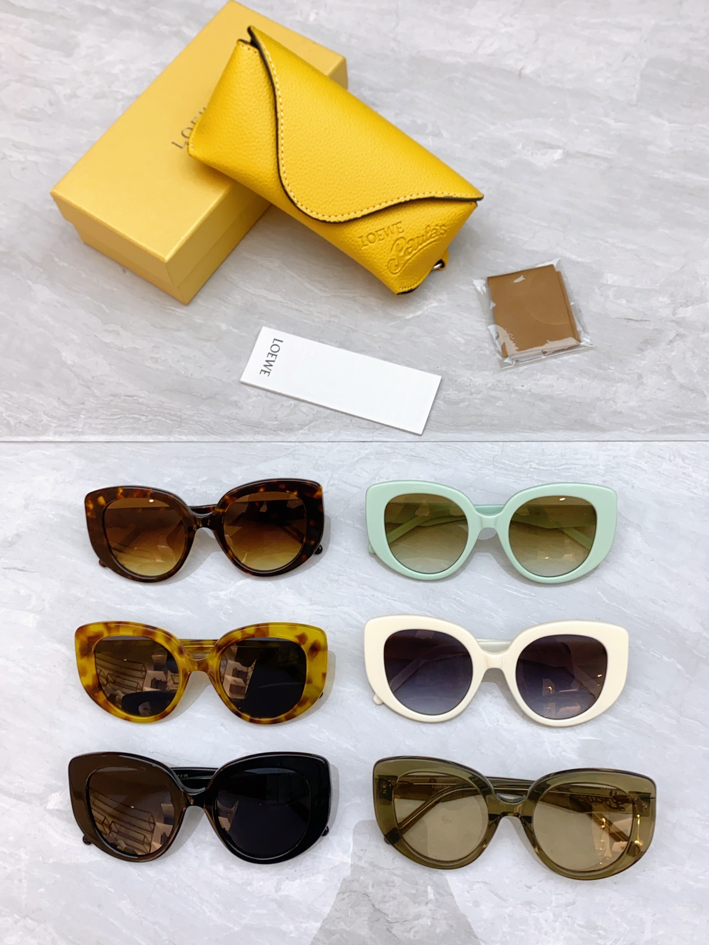 Loewe Sunglasses High Quality Customize
 LW401001