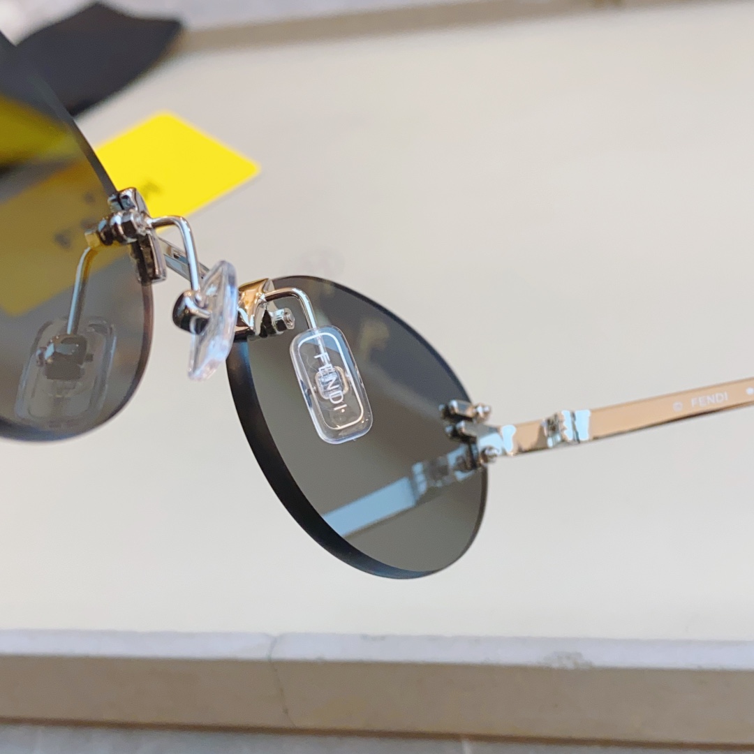 ，【FEND*】芬*迪新款太阳镜🕶️，MODEL FE4075US，SIZE54口15-135