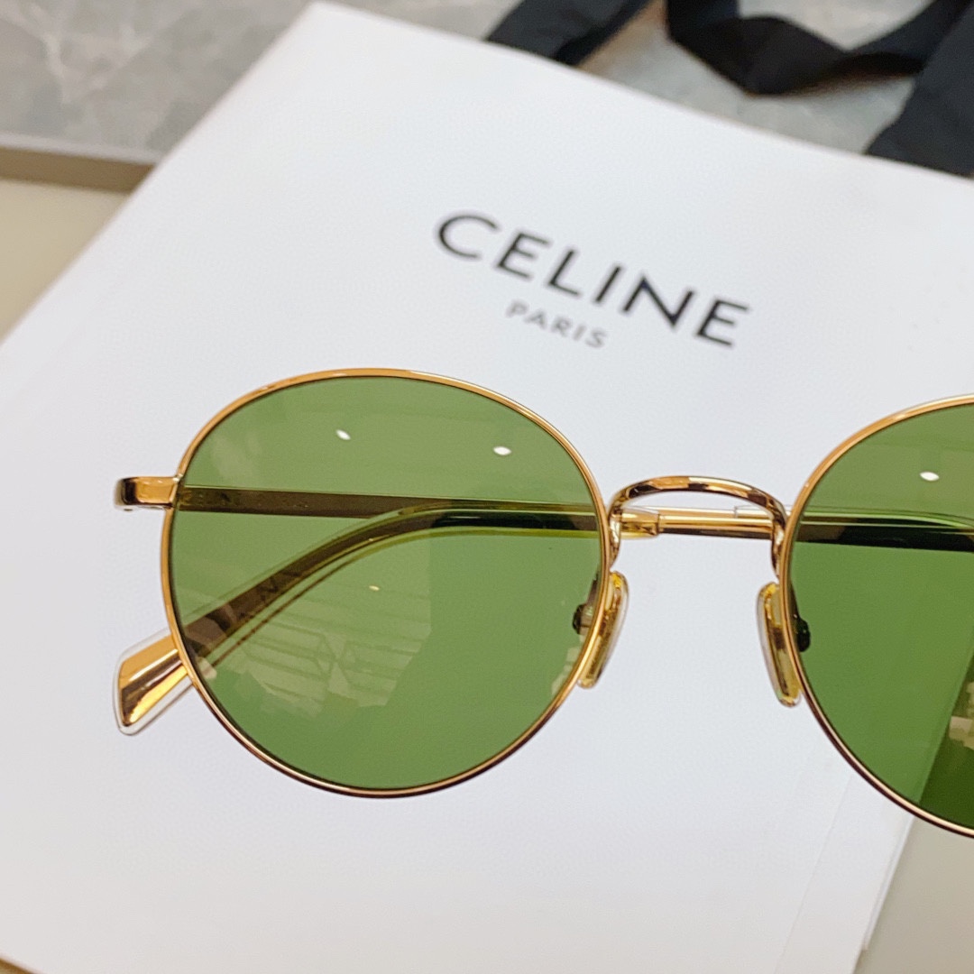 ，爆款到货到货！市面最高版本【CELIN*】赛*琳 CL40100U复古墨镜！秒入款❗️size49口2