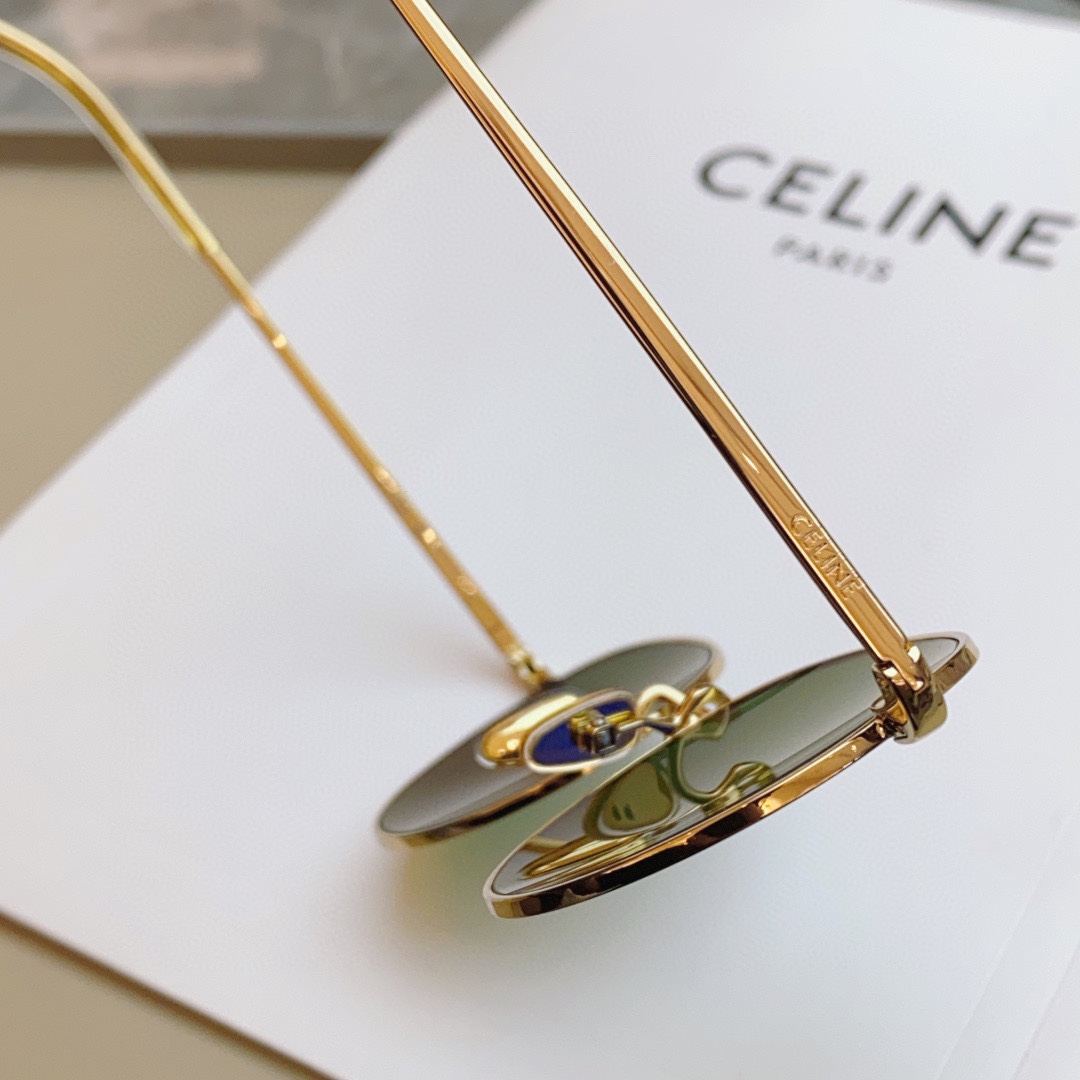 ，爆款到货到货！市面最高版本【CELIN*】赛*琳 CL40100U复古墨镜！秒入款❗️size49口2