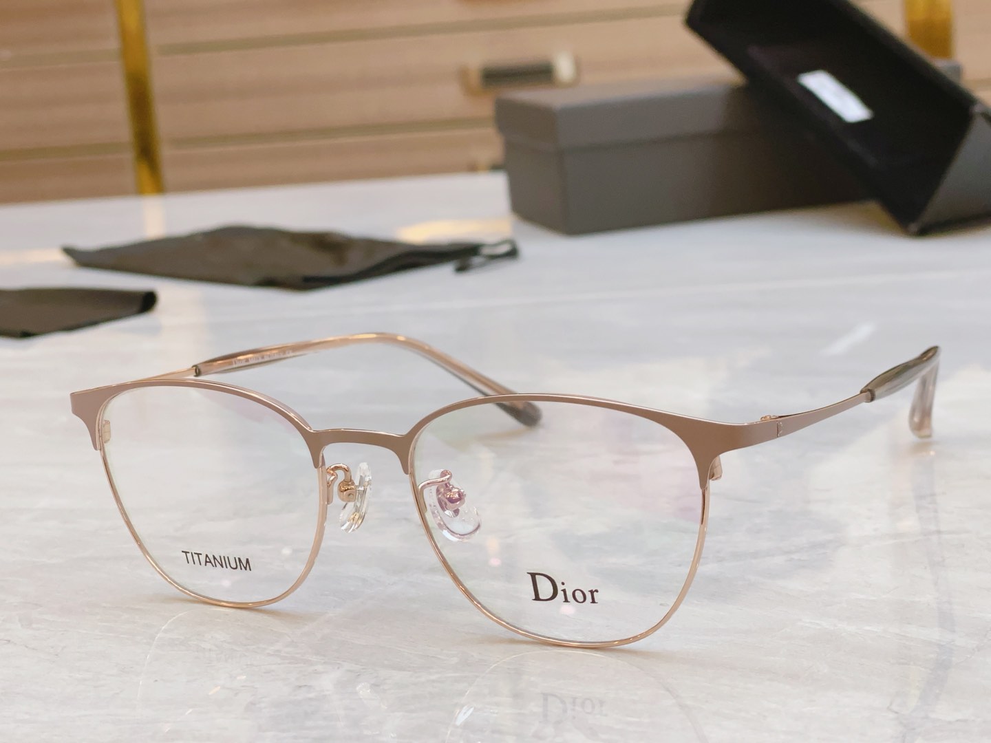 DIO*迪*奥新款光学架MODEL0246SIZE52口18-142
