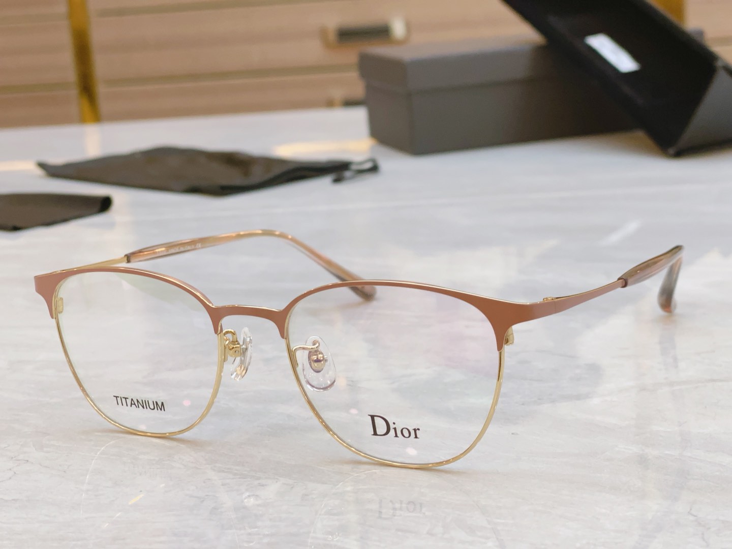 DIO*迪*奥新款光学架MODEL0246SIZE52口18-142