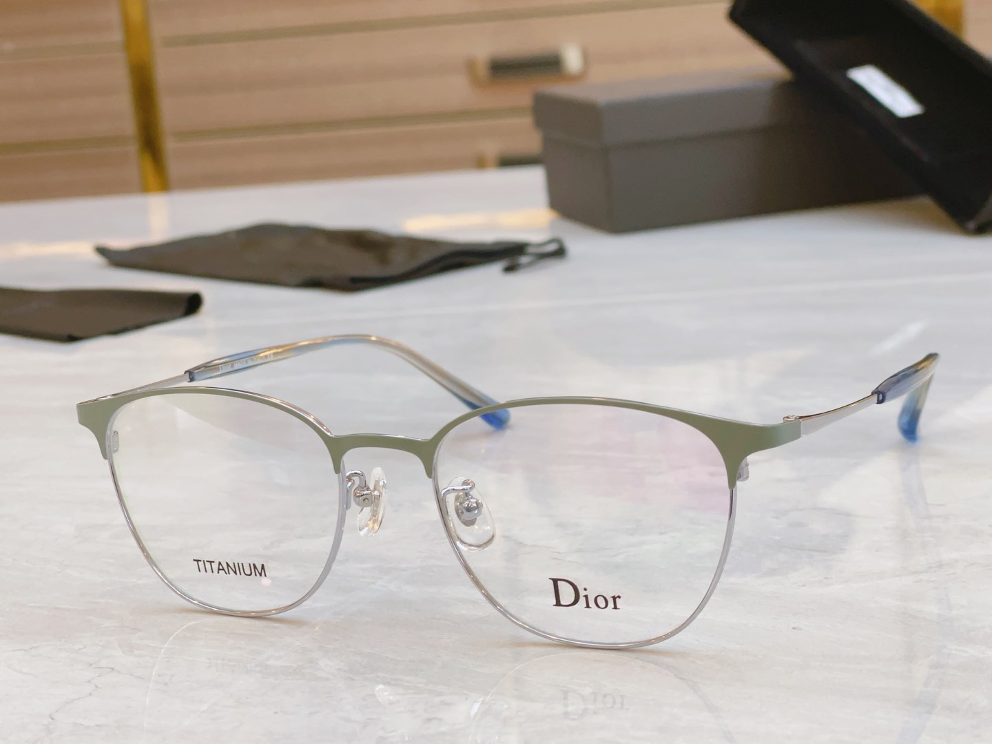 DIO*迪*奥新款光学架MODEL0246SIZE52口18-142