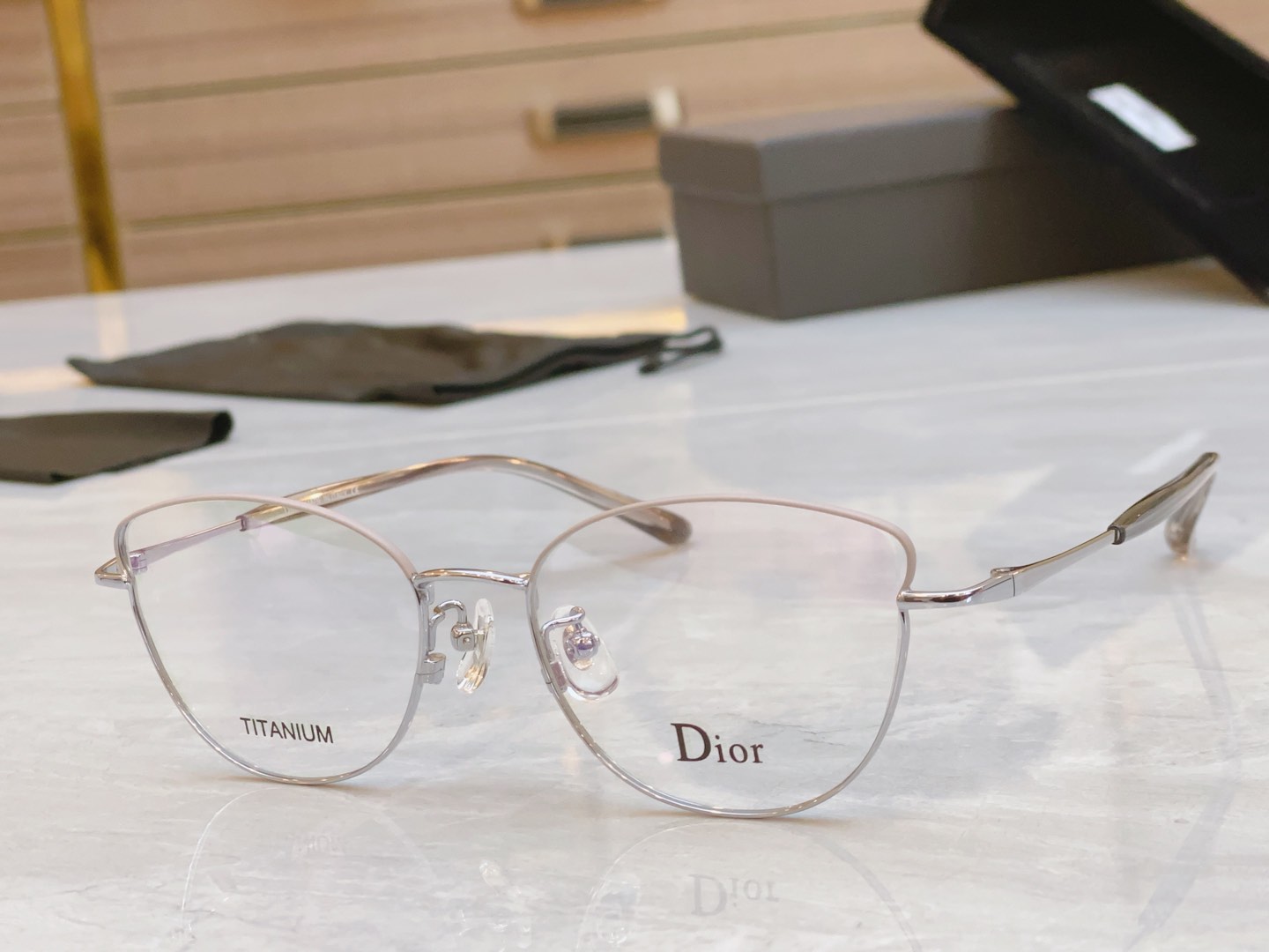 DIO*迪*奥新款光学架MODEL0247SIZE51口17-140