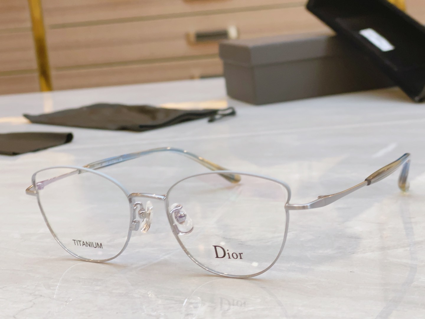 DIO*迪*奥新款光学架MODEL0247SIZE51口17-140