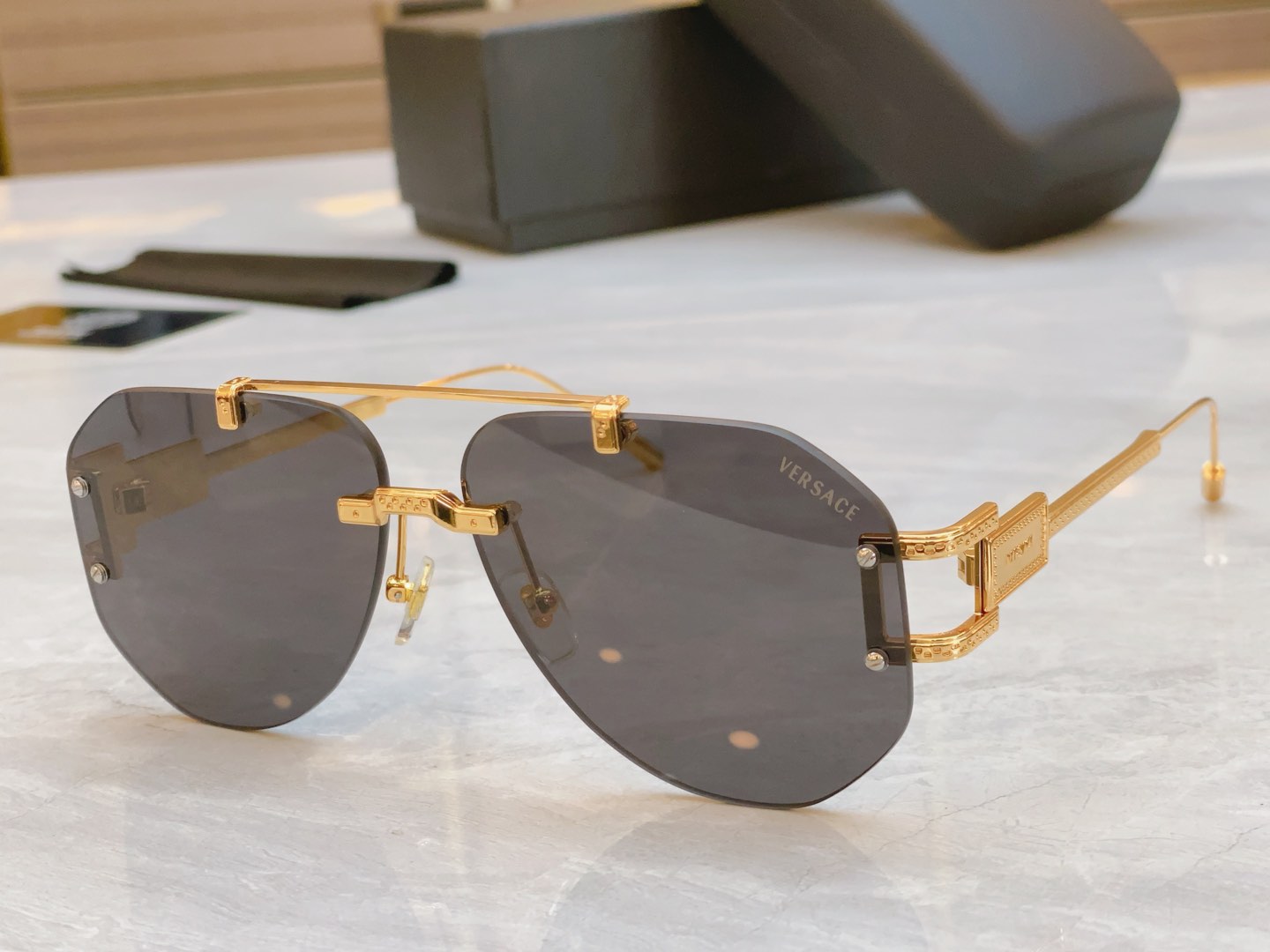 NO:241522,,【VERSAC*】Van Sizhe's new sunglasses, MODEL:6802, SIZE:60 13-142 glasses, sunglasses, sunglasses, glasses, versace, versace19860909,【VERSAC*】范思*哲新款太阳镜, MODEL:6802,SIZE:60口13-142眼镜墨镜太阳镜,眼镜,versace,versace,glasses