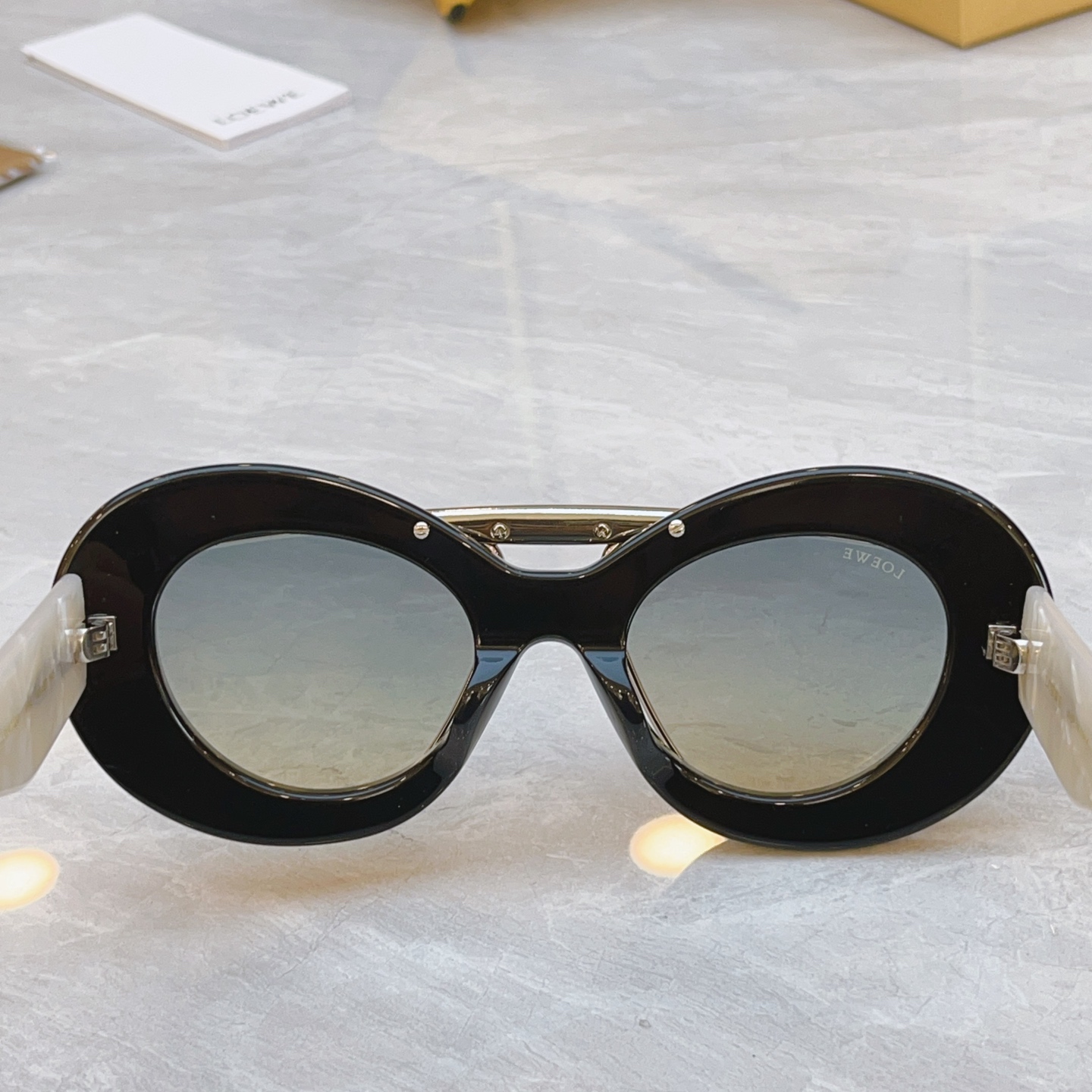 ，【LOEW*】罗意*威新款太阳镜，MODEL：LW40120I，SIZE：49口22-145