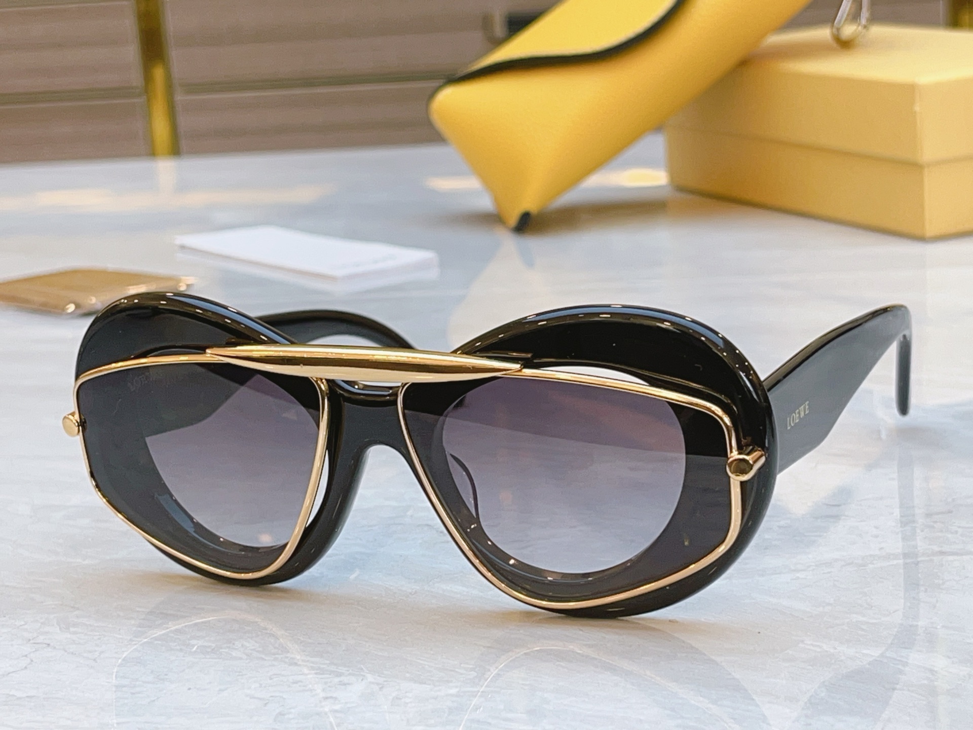 ，【LOEW*】罗意*威新款太阳镜，MODEL：LW40120I，SIZE：49口22-145