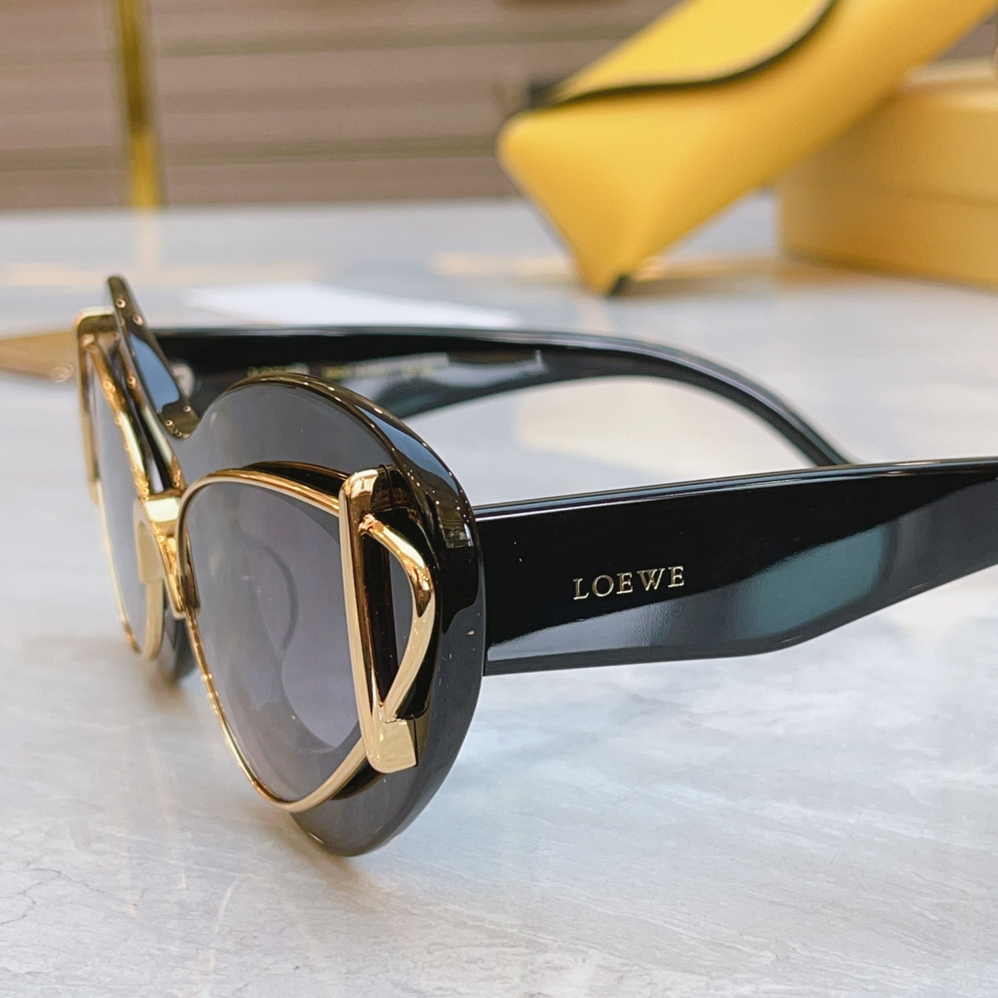 ，【LOEW*】罗意*威新款太阳镜，MODEL：LW40119I，SIZE：54口19-145