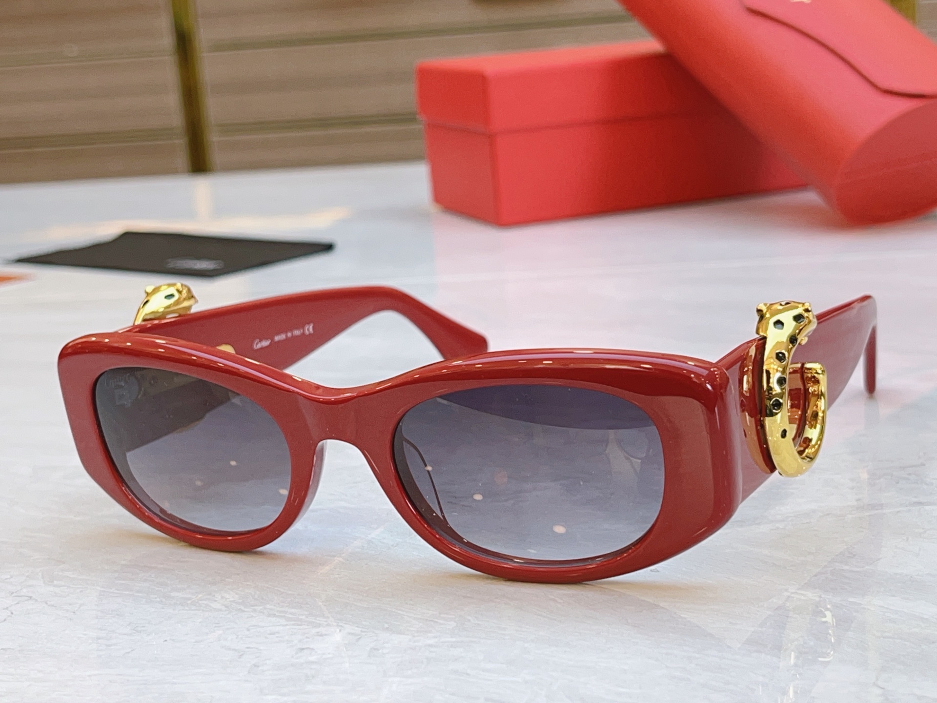 ，【Cartie*】卡地*亚新款太阳镜，
MODEL：CT0472S，SIZE：50口22-145
