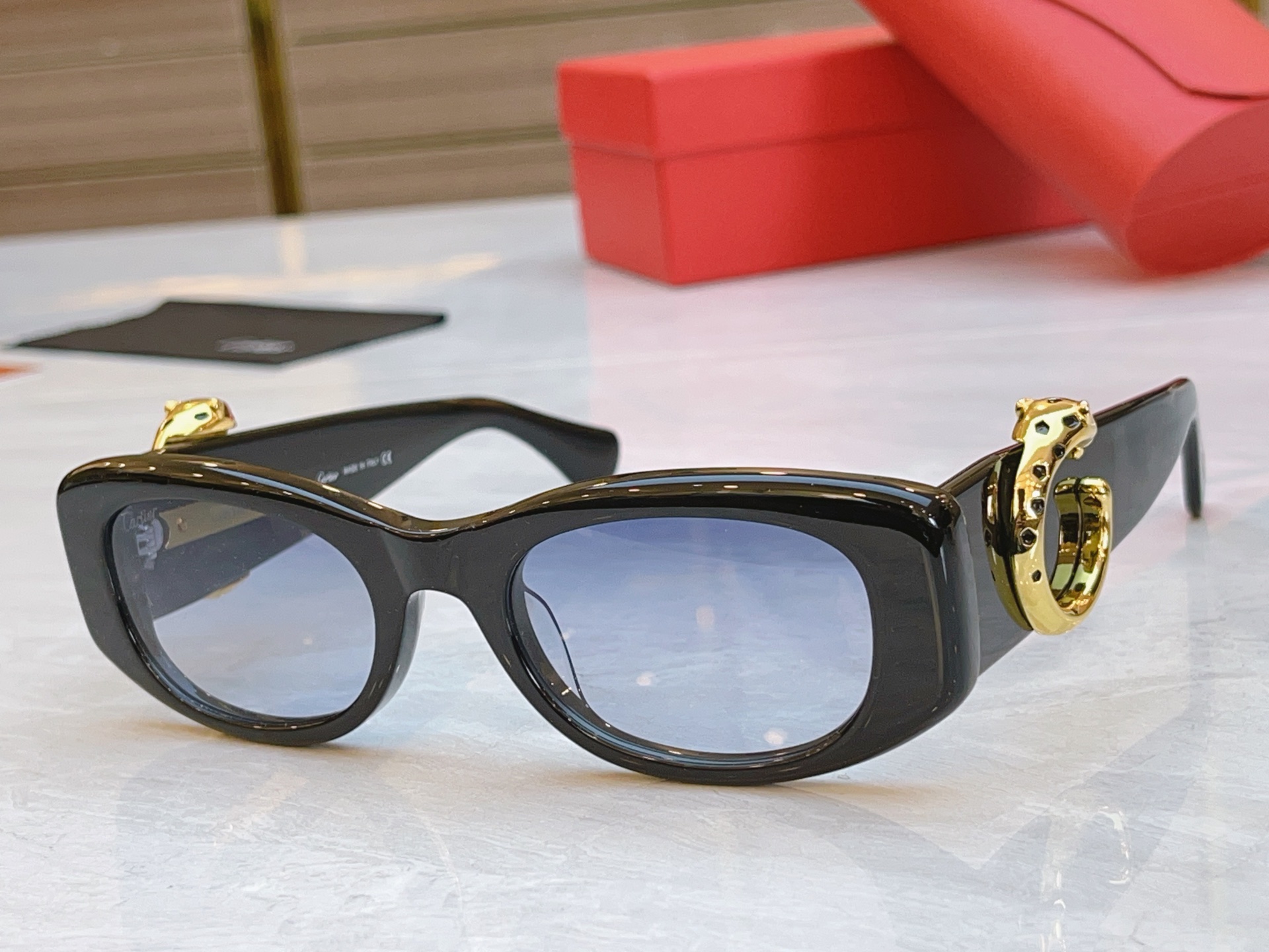，【Cartie*】卡地*亚新款太阳镜，
MODEL：CT0472S，SIZE：50口22-145

