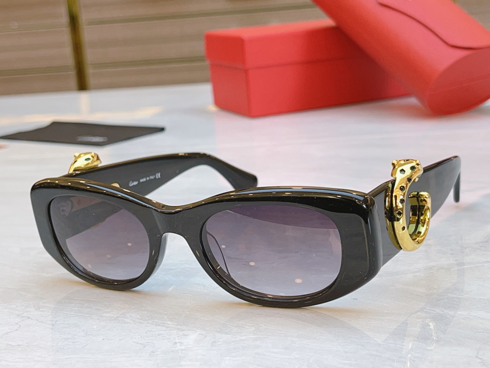 ，【Cartie*】卡地*亚新款太阳镜，
MODEL：CT0472S，SIZE：50口22-145
