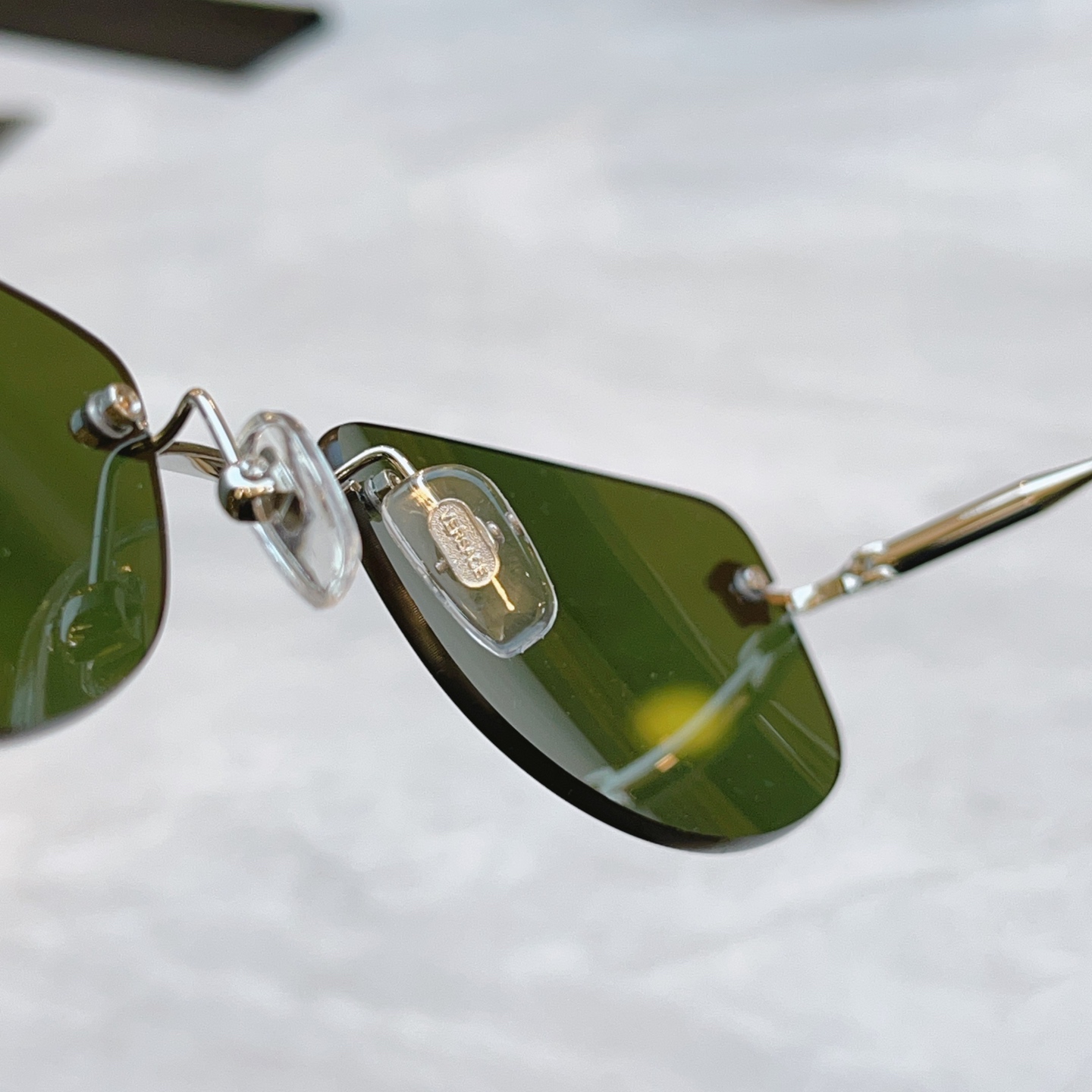 ，【VERSAC*】范思*哲新款太阳镜，
MODEL：VE2279，SIZE：60口18-140
