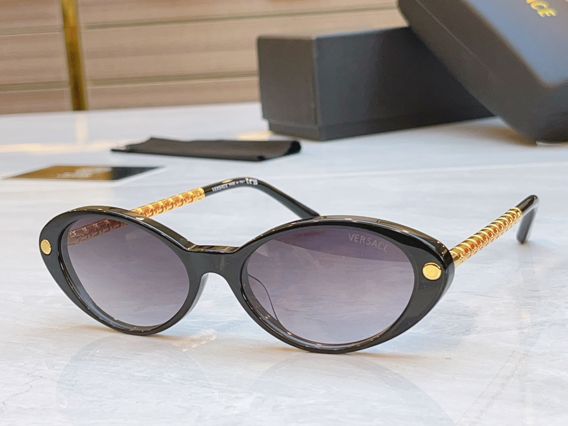 ，【VERSAC*】范思*哲新款太阳镜，
MODEL：VE4469，SIZE：53口18-145
