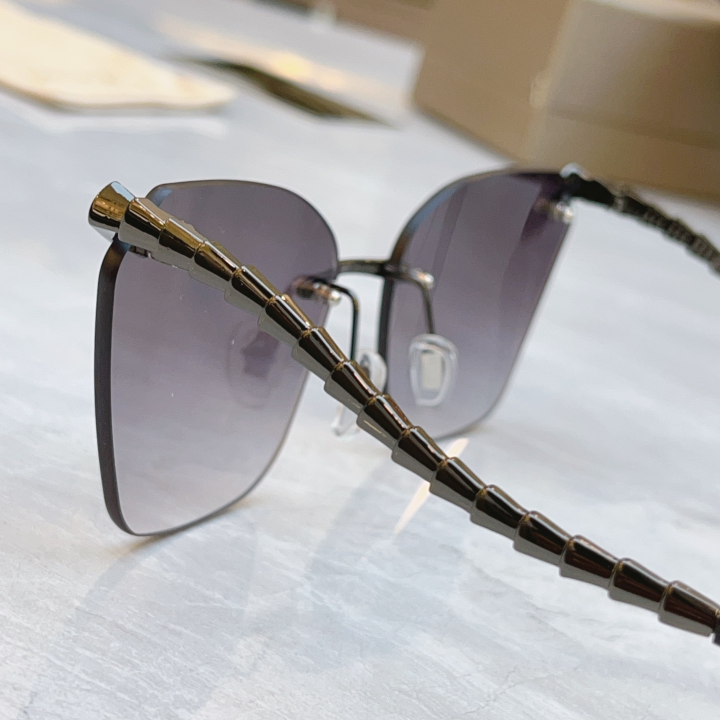 ，【BVLGA*】宝格*丽新款太阳镜，
MODEL：BV 9005B，SIZE：60口18-145

