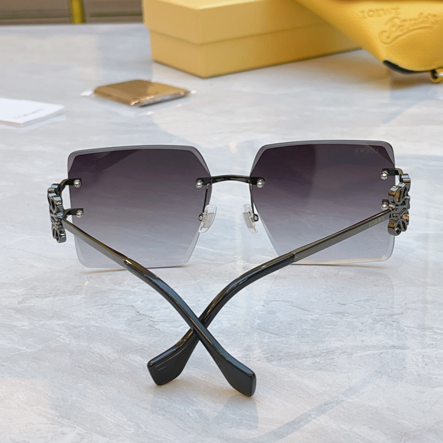 ，【LOEW*】罗意*威新款太阳镜，MODEL：HW2057，SIZE：62口16-135