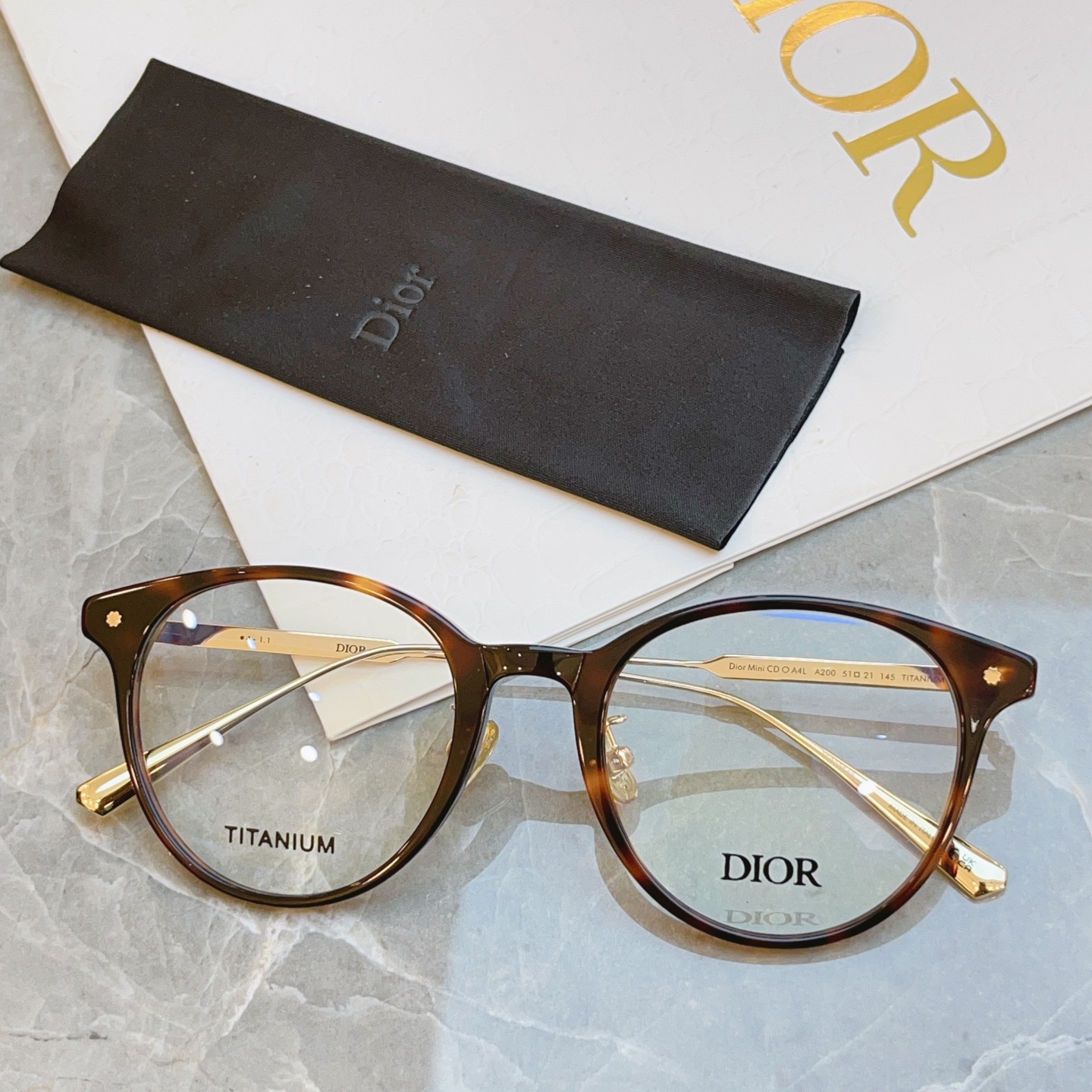 ，【Dio*】迪*奥新款光学架，
Mod：mini CD O A4L，Size：51-21-145
