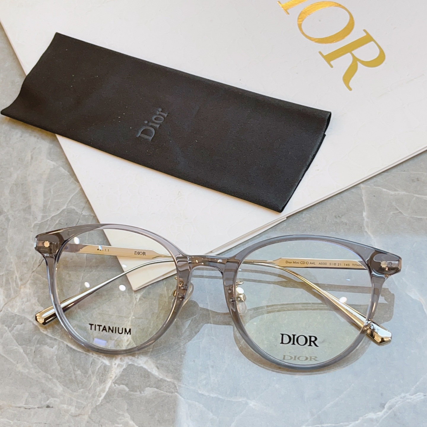 ，【Dio*】迪*奥新款光学架，
Mod：mini CD O A4L，Size：51-21-145
