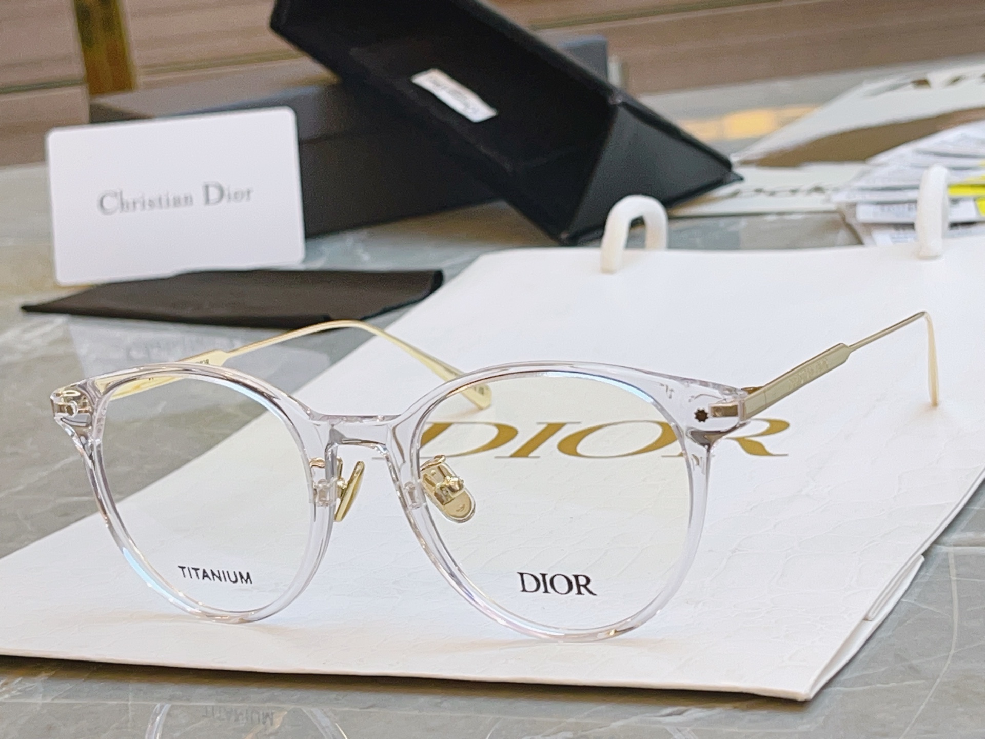 ，【Dio*】迪*奥新款光学架，
Mod：mini CD O A4L，Size：51-21-145
