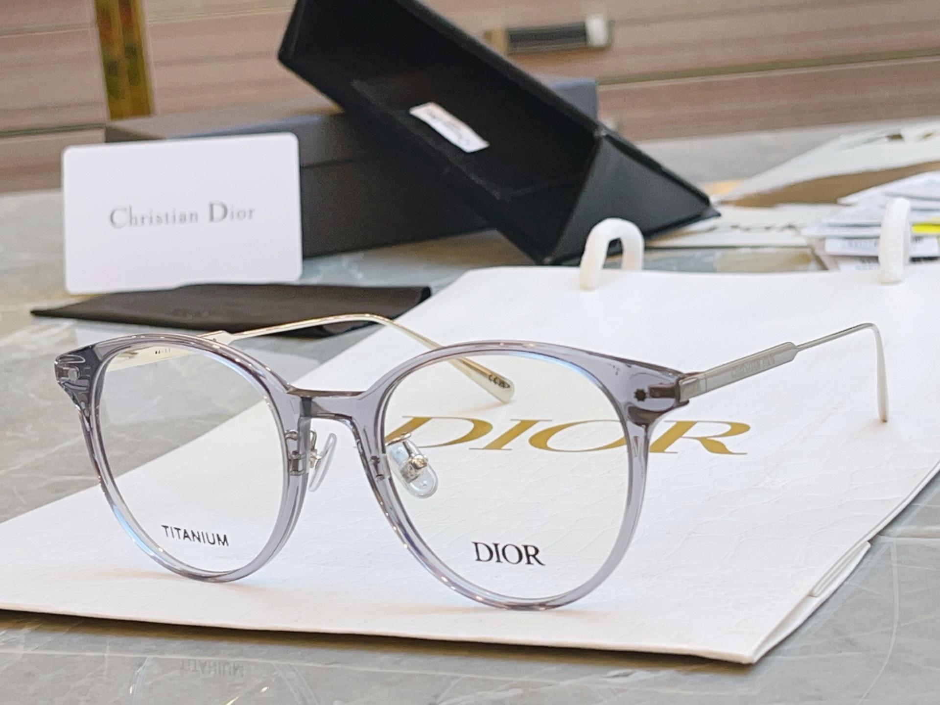 ，【Dio*】迪*奥新款光学架，
Mod：mini CD O A4L，Size：51-21-145
