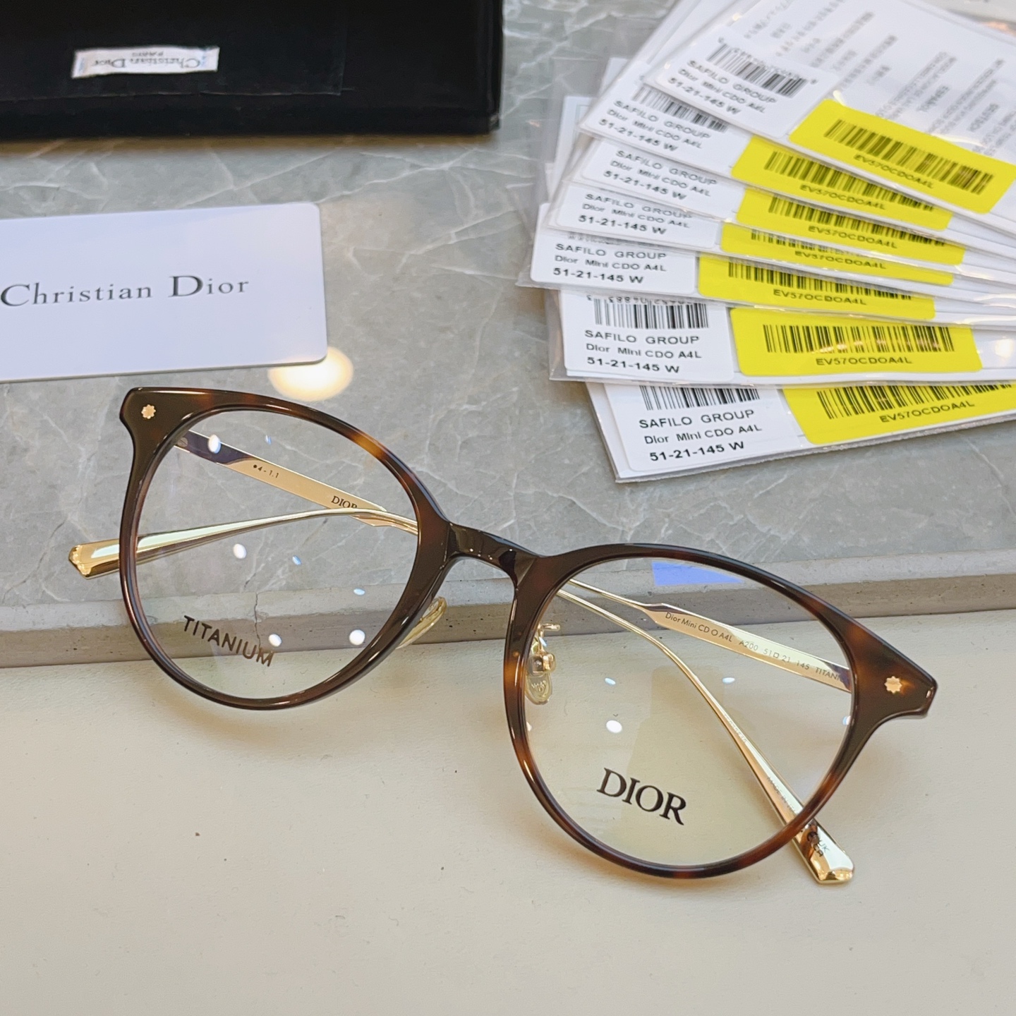 ，【Dio*】迪*奥新款光学架，
Mod：mini CD O A4L，Size：51-21-145
