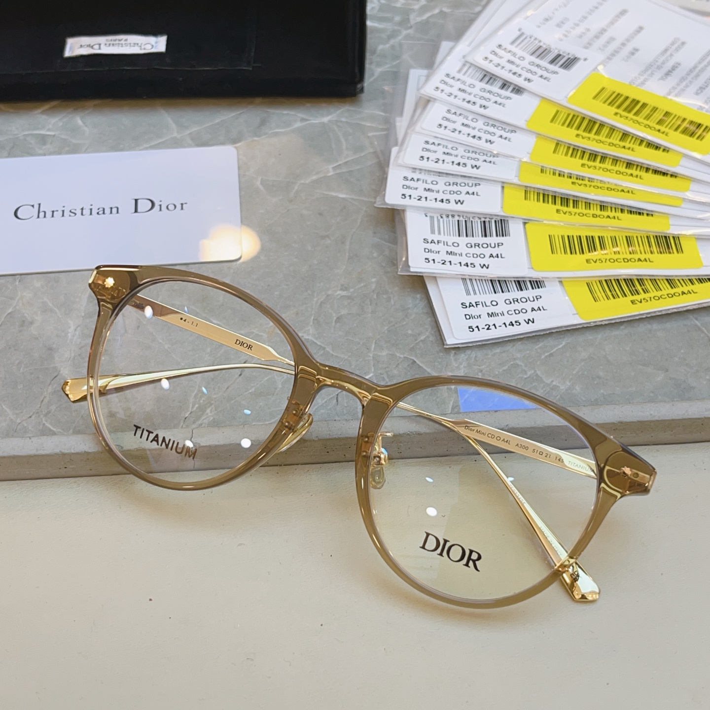 ，【Dio*】迪*奥新款光学架，
Mod：mini CD O A4L，Size：51-21-145
