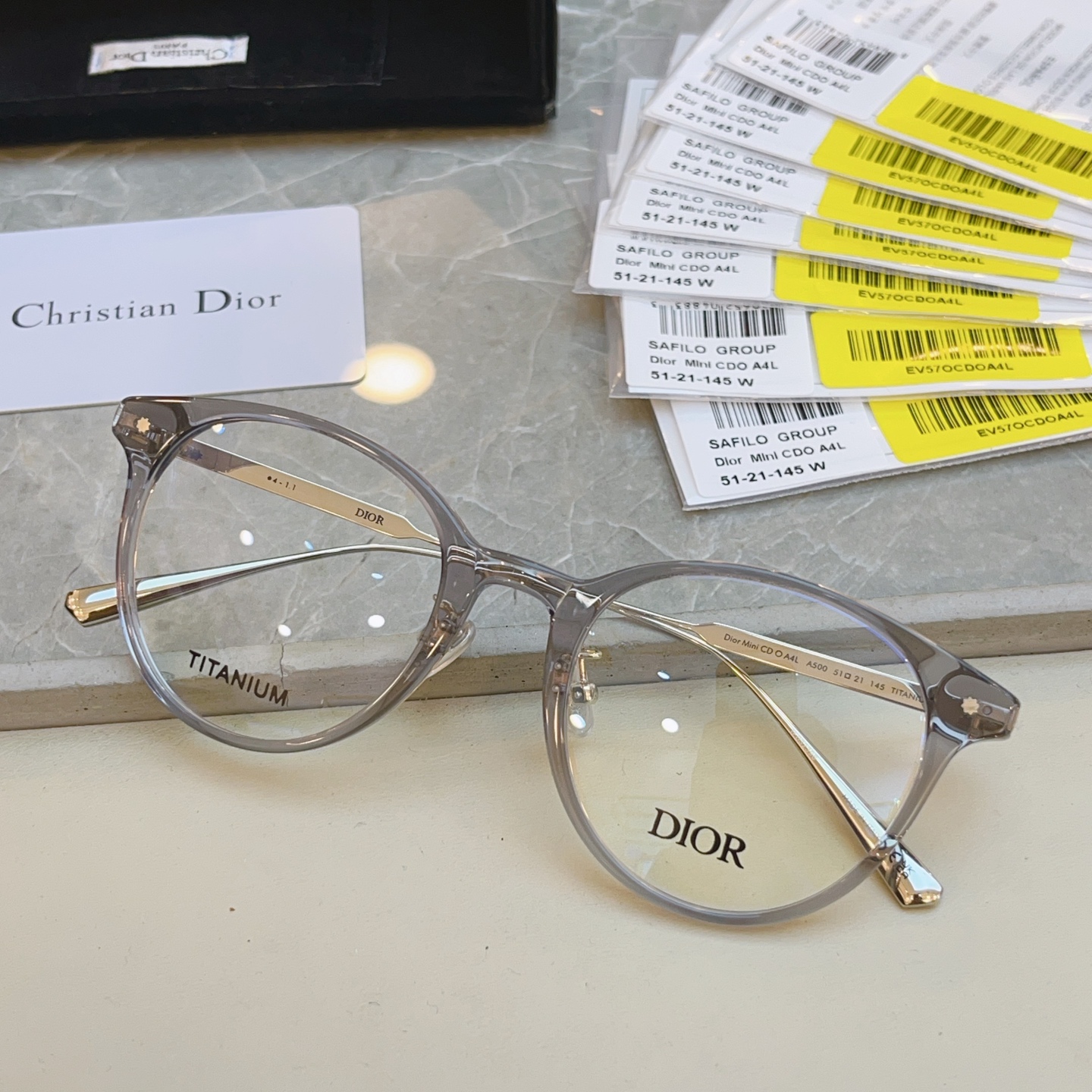 ，【Dio*】迪*奥新款光学架，
Mod：mini CD O A4L，Size：51-21-145
