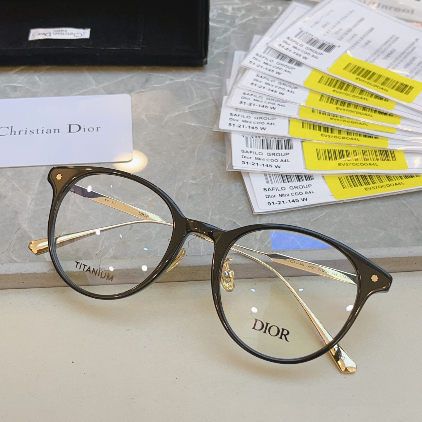 ，【Dio*】迪*奥新款光学架，
Mod：mini CD O A4L，Size：51-21-145
