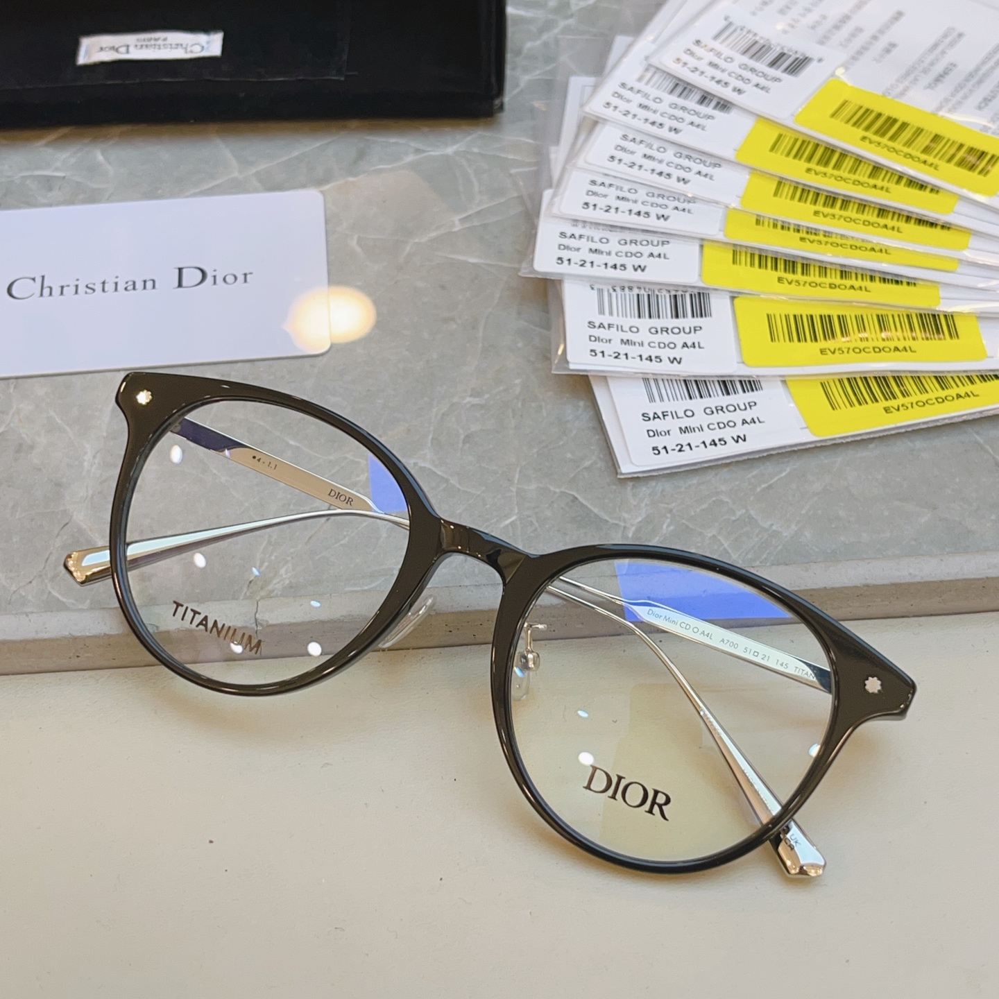 ，【Dio*】迪*奥新款光学架，
Mod：mini CD O A4L，Size：51-21-145

