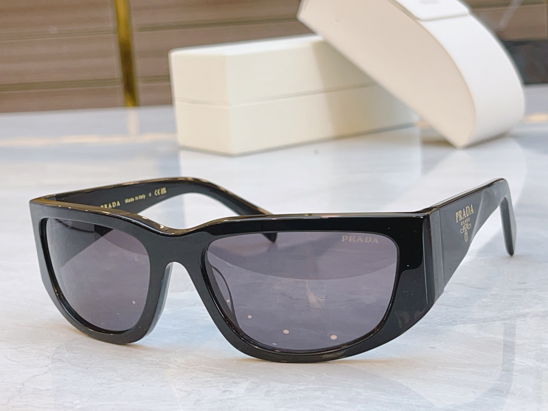 ，【PRAD*】普拉*达新款太阳镜，
MODEL：PRA19，SIZE：60口18-120 
