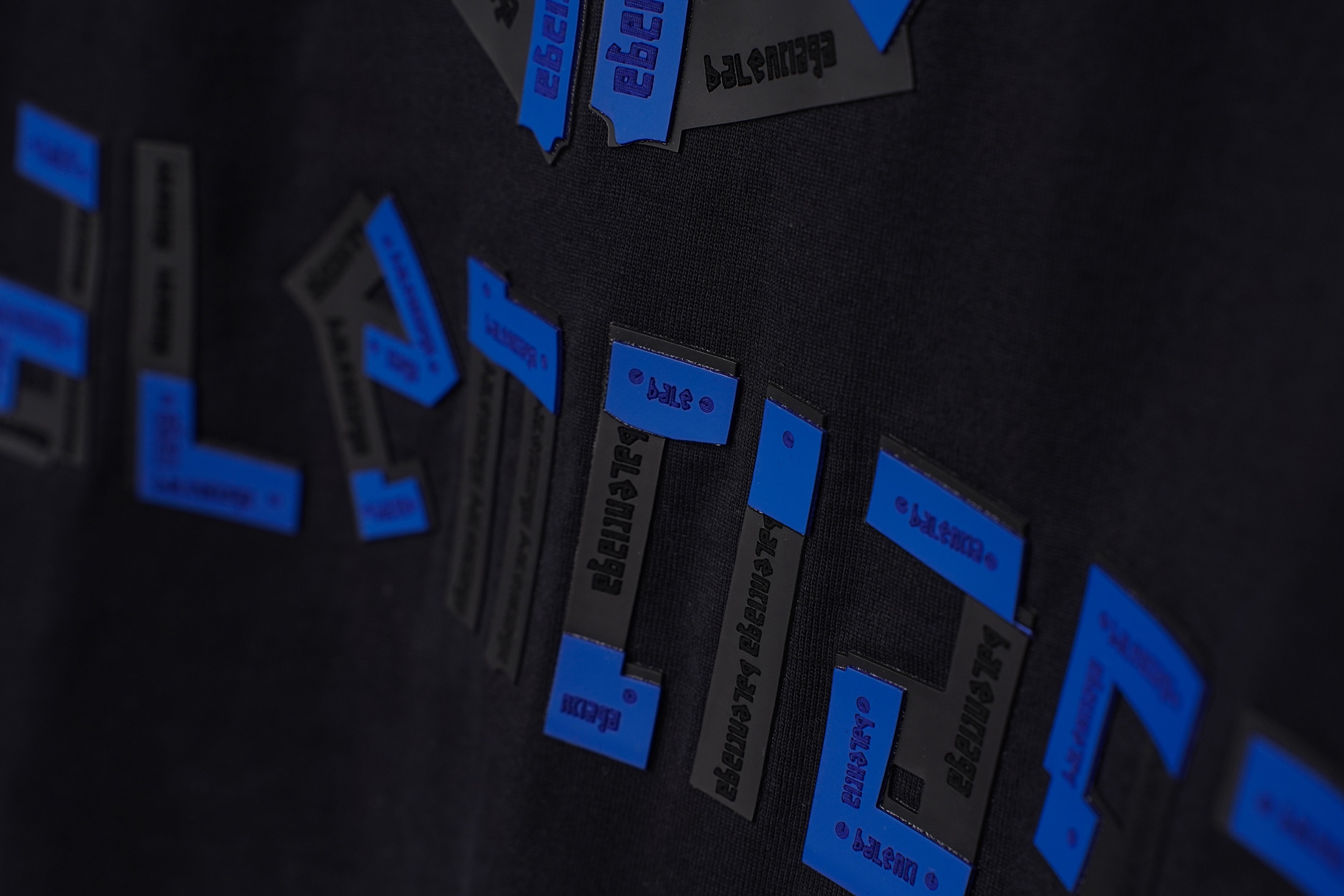 Balenciaga 𝗕𝗮𝗹𝗲𝗻𝗰𝗶𝗮𝗴𝗮/巴黎世家2026SS厚板浮雕工艺圆领短袖