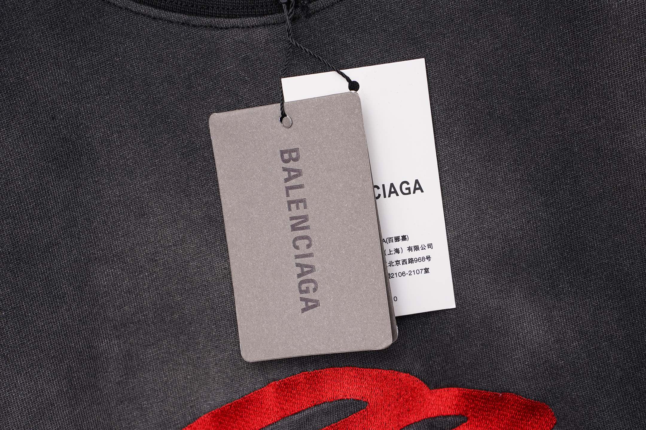 Balenciaga 𝗕𝗮𝗹𝗲𝗻𝗰𝗶𝗮𝗴𝗮/巴黎世家2026SS 可乐海浪. 大M立体刺绣圆领短袖