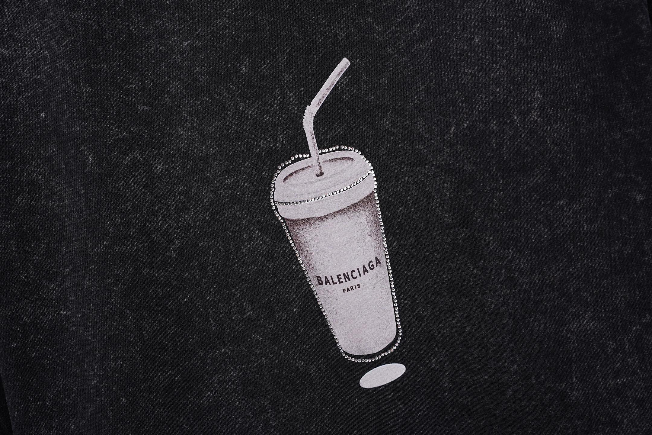 Balenciaga Balenciaga/巴黎世家2026 级别重工艺磨破洗水做旧 刺绣夏季新款 美式酸洗做旧激光烧花贴布绣情侣休闲短袖T恤