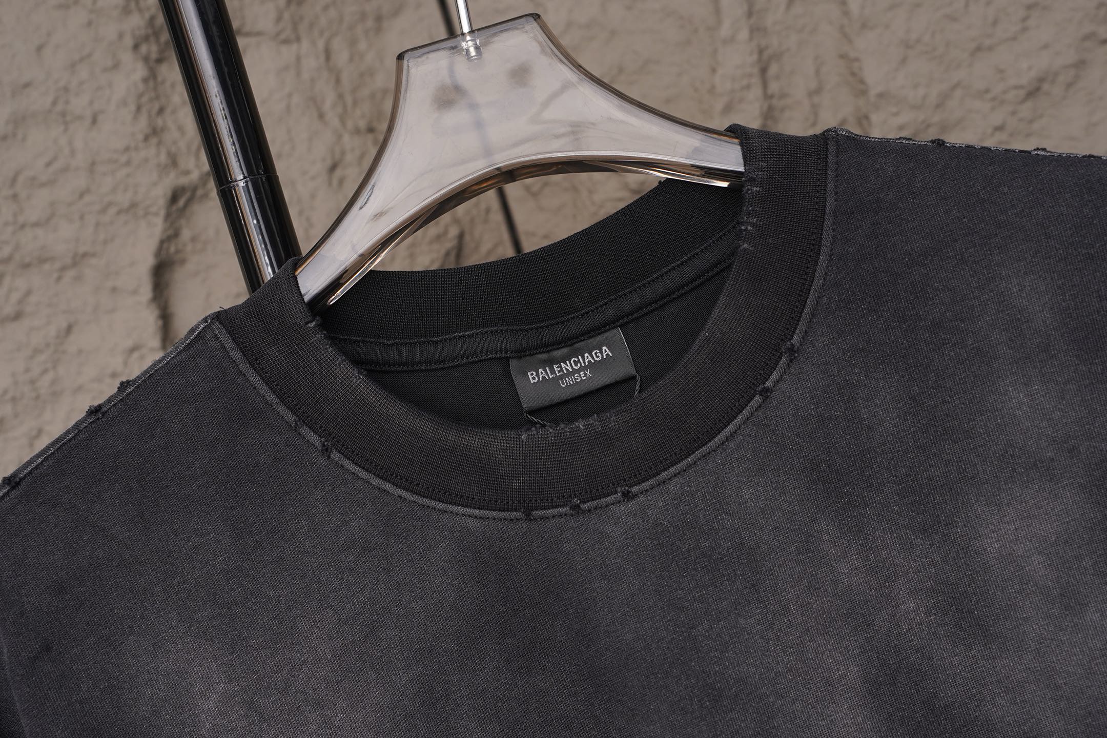 Balenciaga 𝗕𝗮𝗹𝗲𝗻𝗰𝗶𝗮𝗴𝗮/巴黎世家2026SS 可乐海浪. 大M立体刺绣圆领短袖