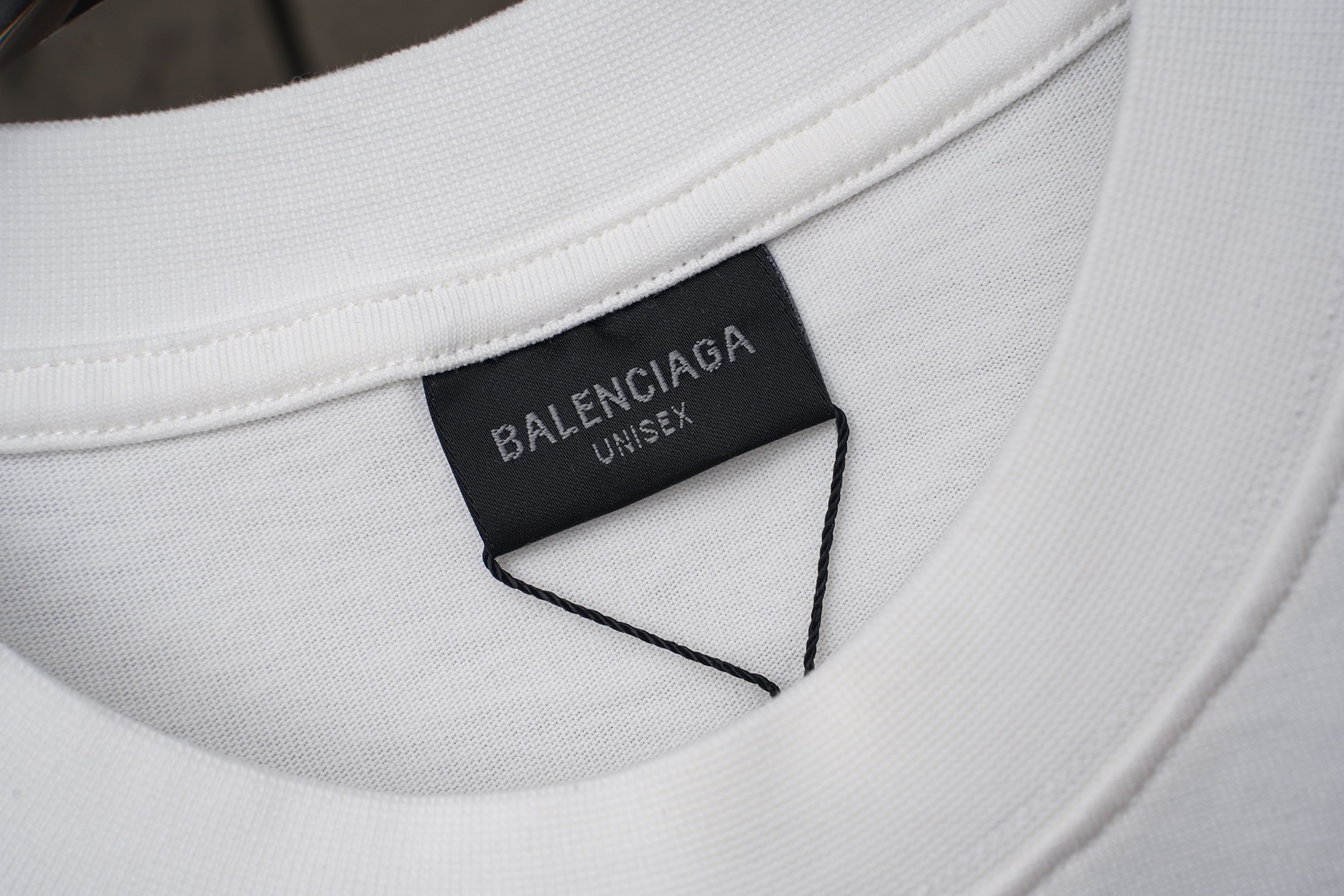Balenciaga Balenciaga/巴黎世家2026大M 刺绣夏季新款 美式酸洗做旧激光烧花贴布绣情侣休闲短袖T恤