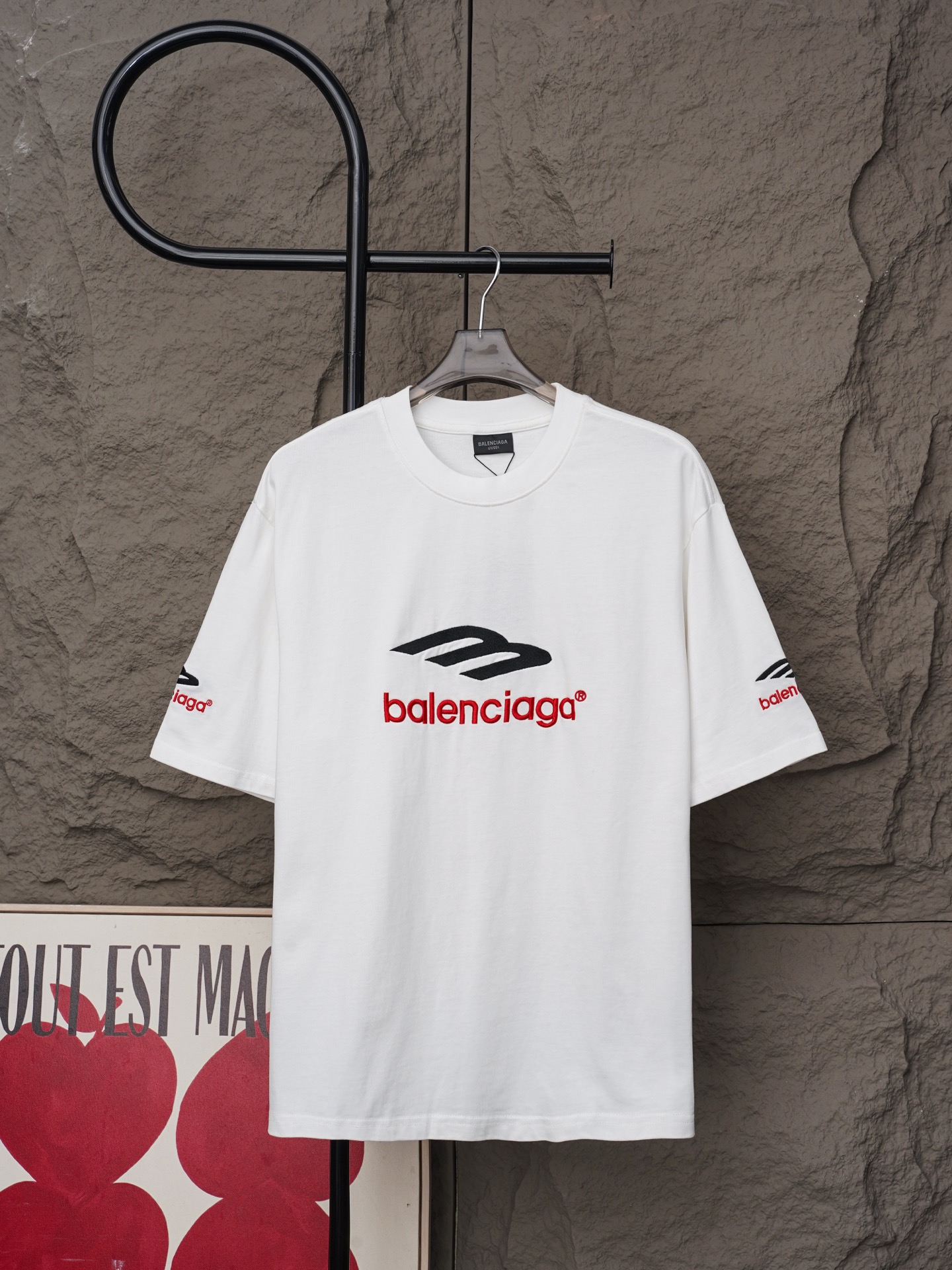 Balenciaga Balenciaga/巴黎世家2026大M 刺绣夏季新款 美式酸洗做旧激光烧花贴布绣情侣休闲短袖T恤