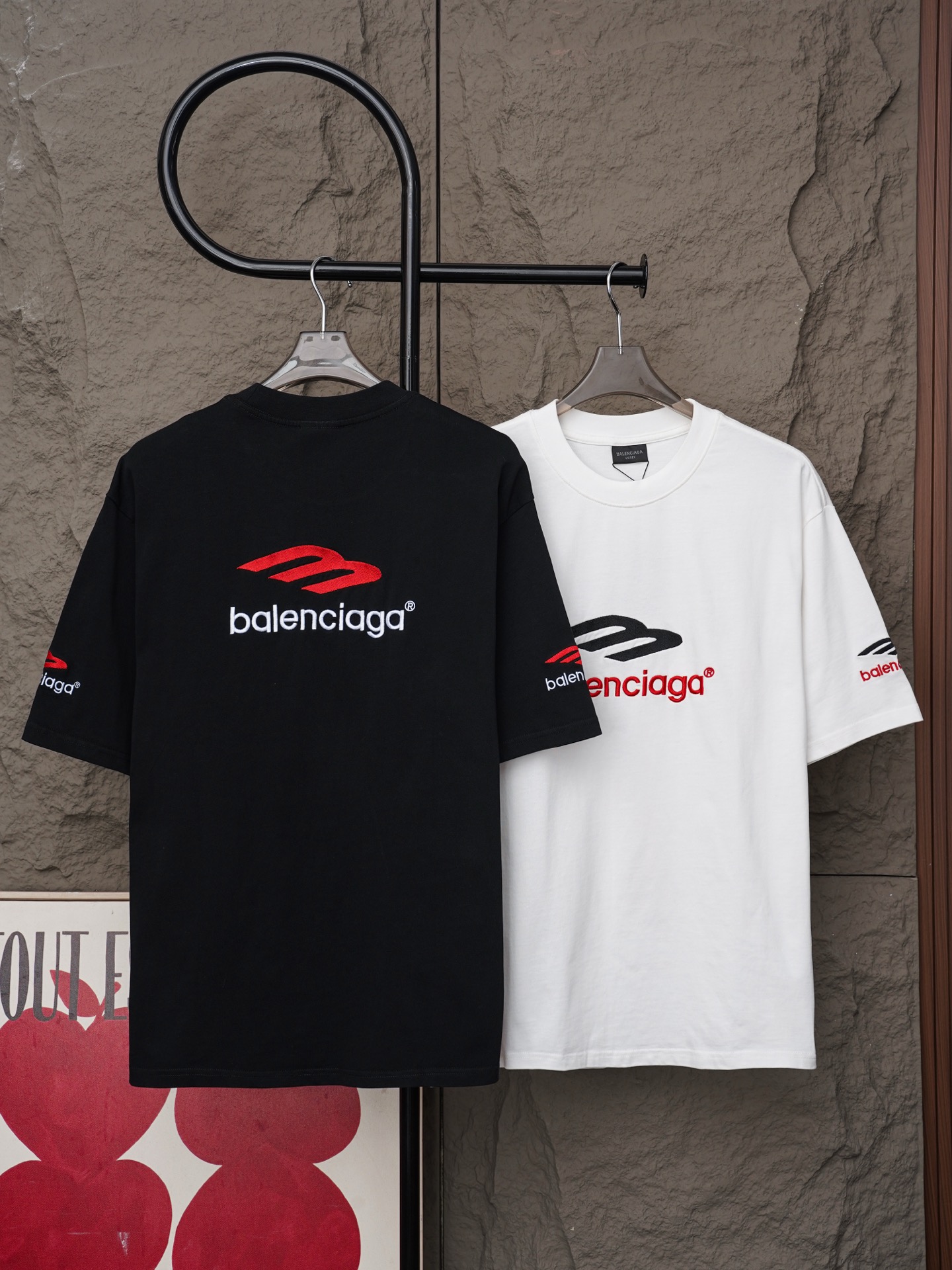 Balenciaga Balenciaga/巴黎世家2026大M 刺绣夏季新款 美式酸洗做旧激光烧花贴布绣情侣休闲短袖T恤