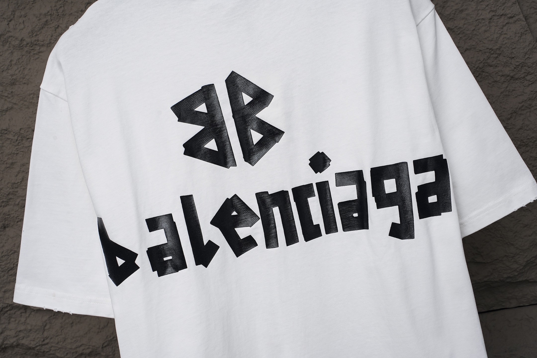 Balenciaga p184Balenciaga/巴黎世家2026银色胶带夏季新款 美式酸洗做旧激光烧花贴布绣情侣休闲短袖T恤
