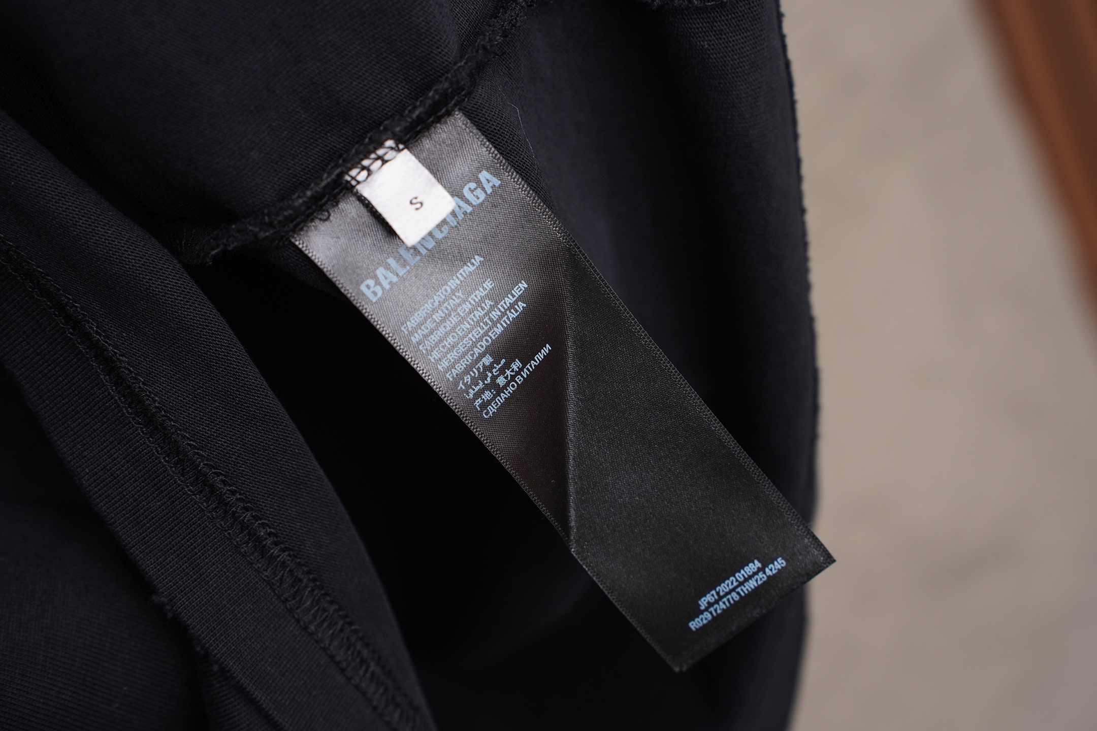 Balenciaga p184Balenciaga/巴黎世家2026银色胶带夏季新款 美式酸洗做旧激光烧花贴布绣情侣休闲短袖T恤