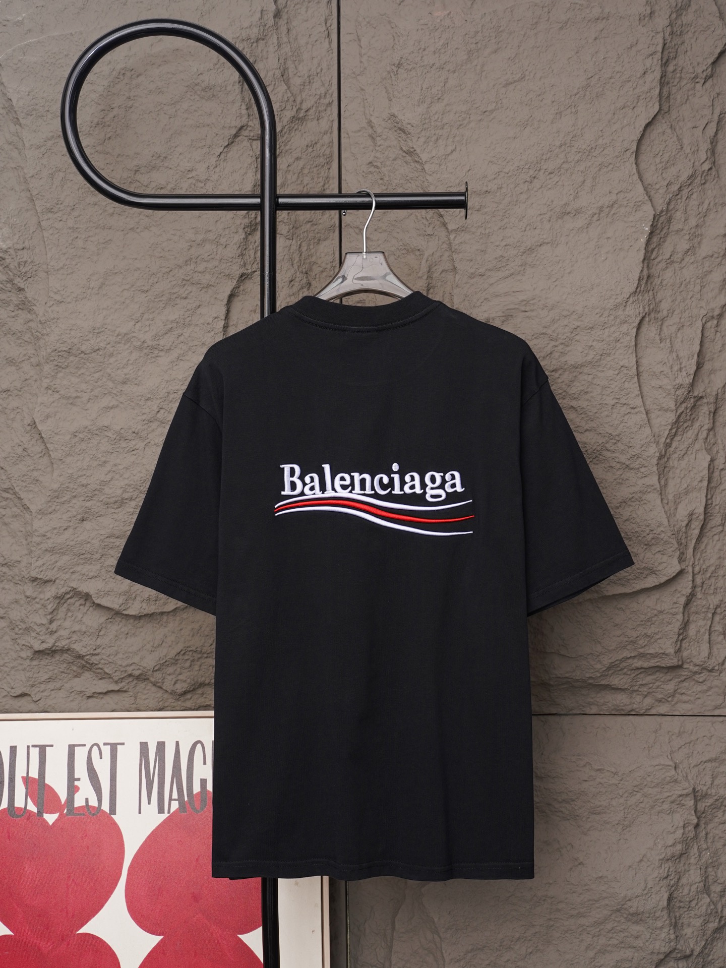 Balenciaga 𝗕𝗮𝗹𝗲𝗻𝗰𝗶𝗮𝗴𝗮/巴黎世家2026SS 可乐海浪立体刺绣圆领短袖