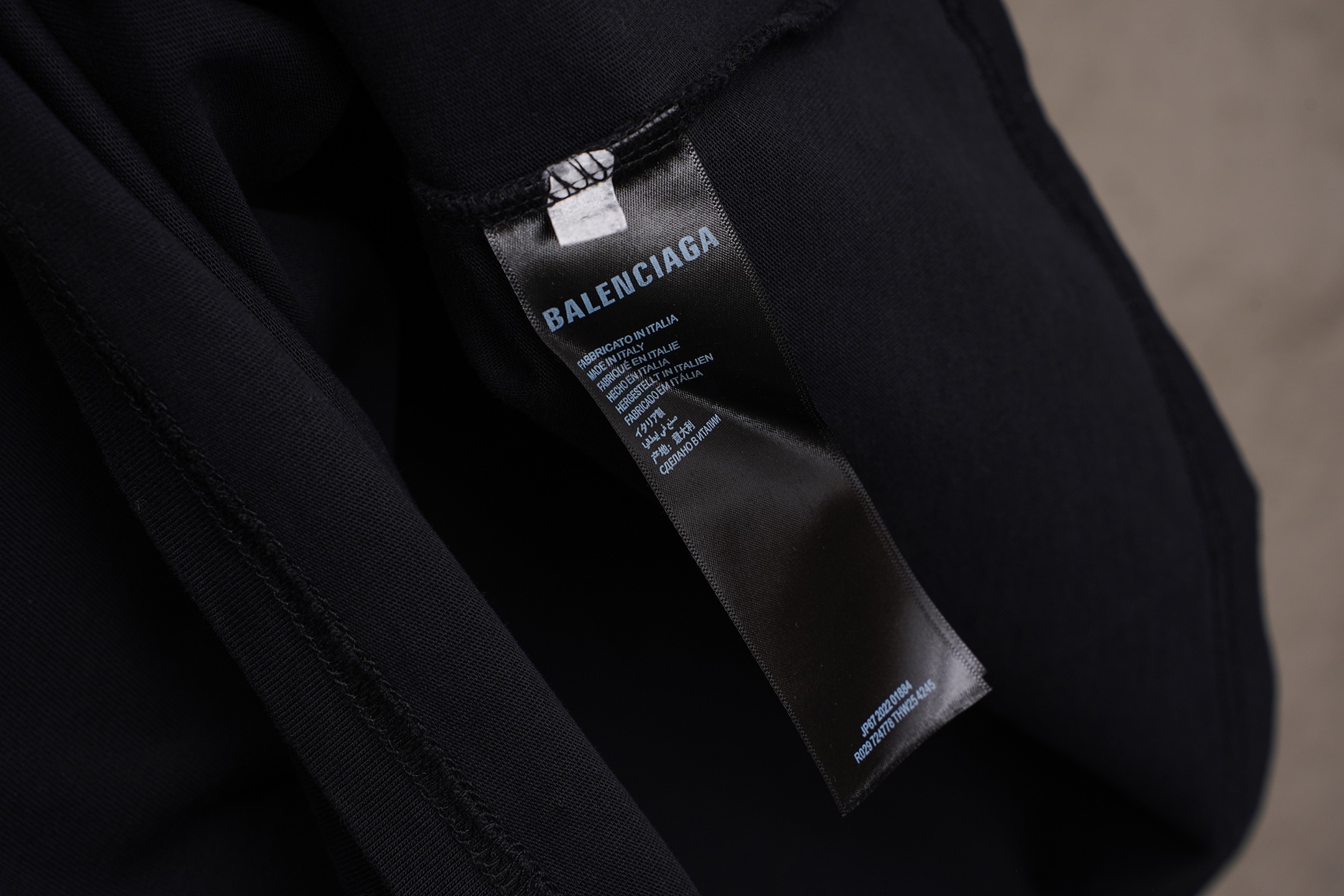 Balenciaga 𝗕𝗮𝗹𝗲𝗻𝗰𝗶𝗮𝗴𝗮/巴黎世家2026SS 可乐海浪立体刺绣圆领短袖