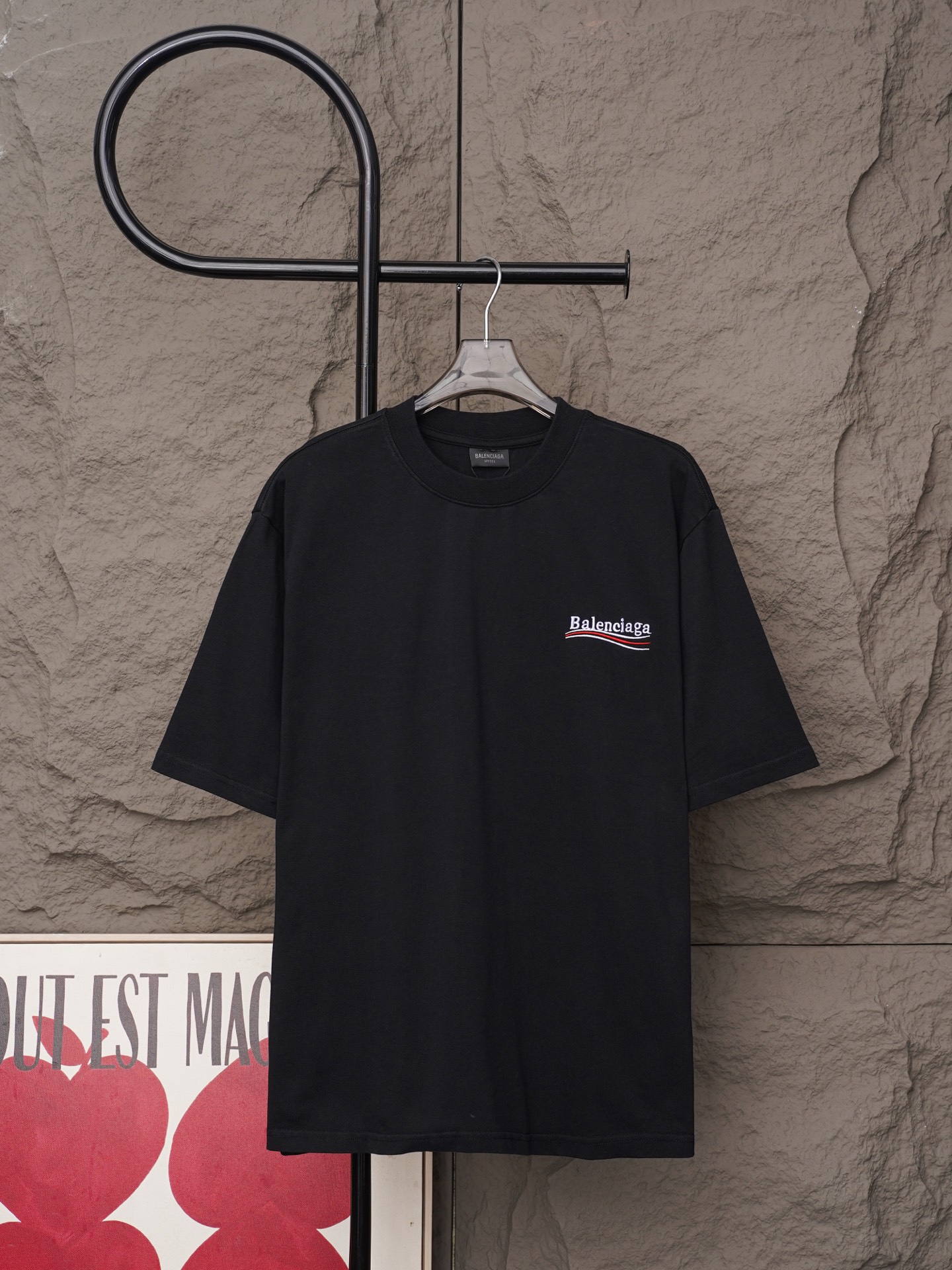Balenciaga 𝗕𝗮𝗹𝗲𝗻𝗰𝗶𝗮𝗴𝗮/巴黎世家2026SS 可乐海浪立体刺绣圆领短袖