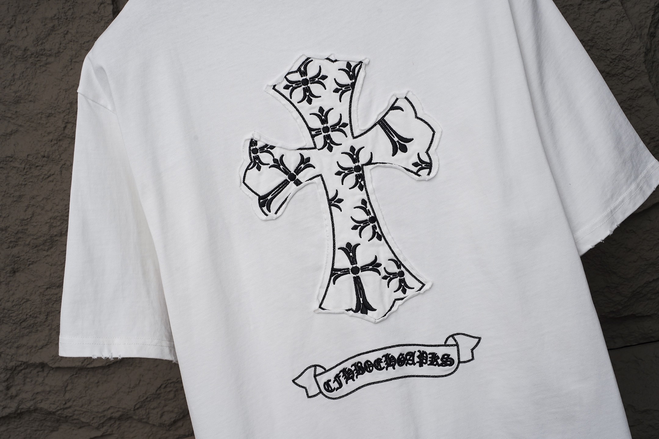 Chrome Hearts 𝗖𝗵𝗿𝗼𝗺𝗲 𝗛𝗲𝗮𝗿𝘁𝘀/克罗心2026大师之作十字架贴布刺绣夏季新款 美式酸洗做旧激光烧花贴布绣情侣休闲短袖T恤