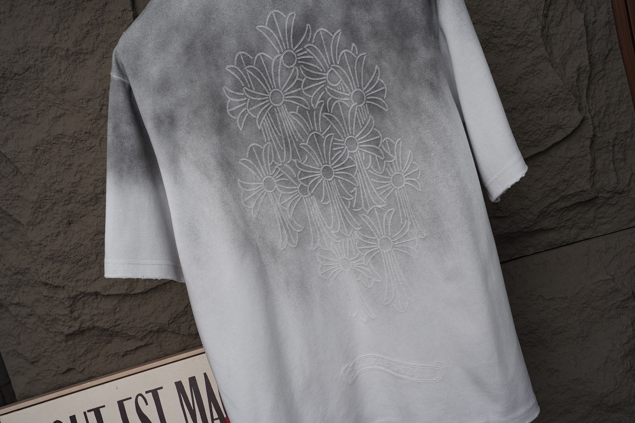 Chrome Hearts 𝗖𝗵𝗿𝗼𝗺𝗲 𝗛𝗲𝗮𝗿𝘁𝘀/克罗心2026十字架镭射激光工艺 刺绣夏季新款 美式酸洗做旧激光烧花贴布绣情侣休闲短袖T恤